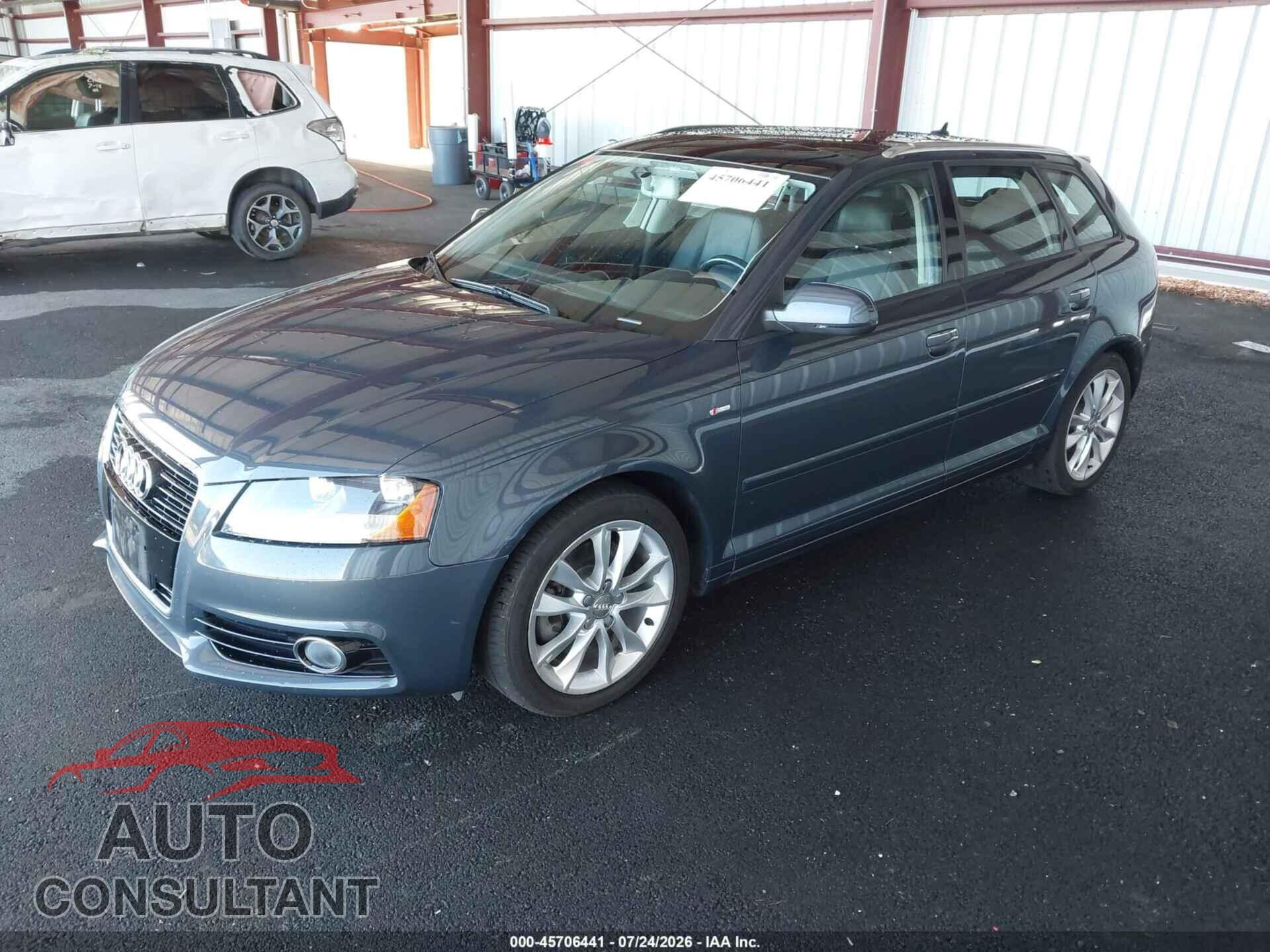 AUDI A3 2013 - WAUFEAFM4DA012869