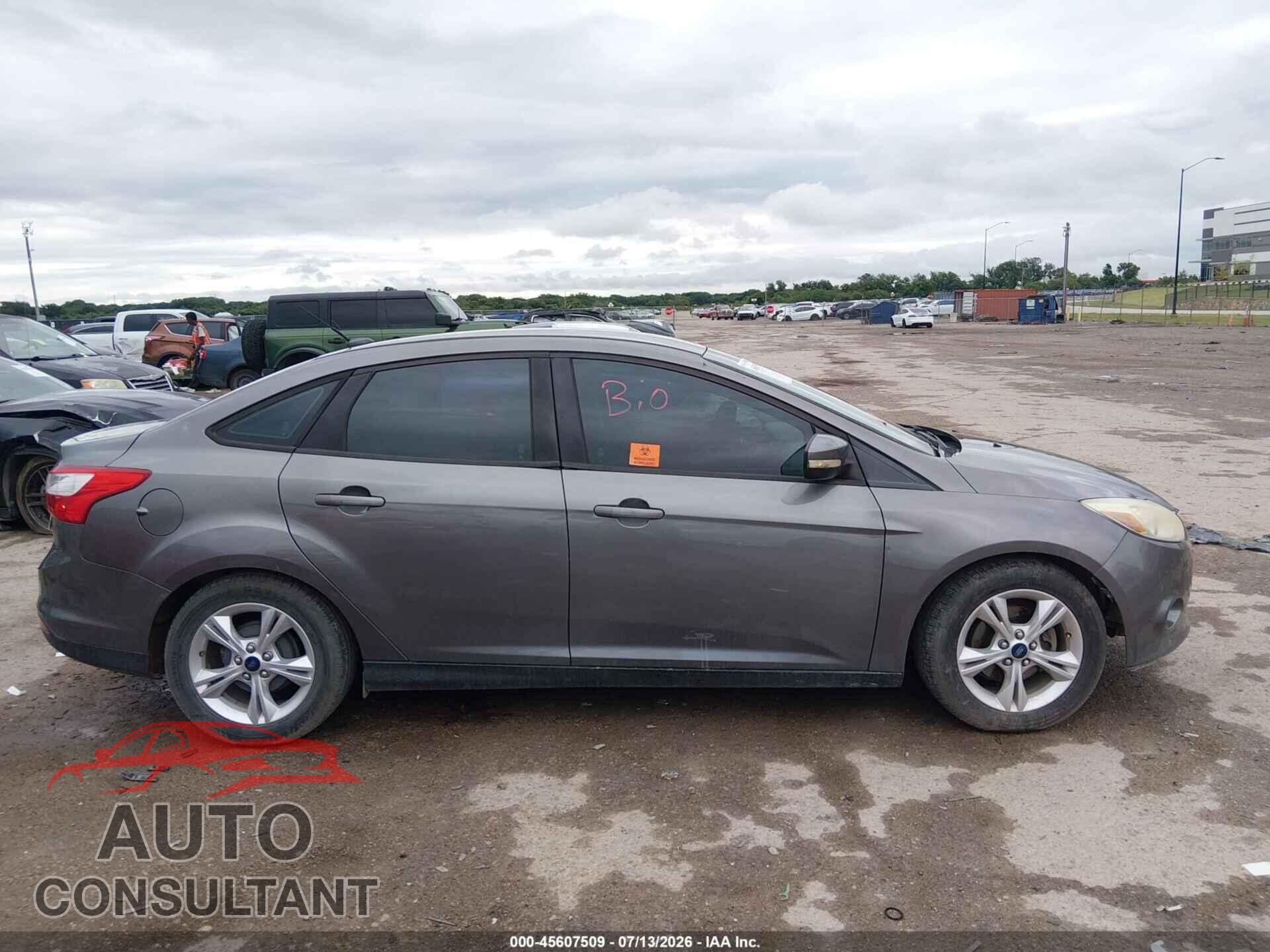 FORD FOCUS 2014 - 1FADP3F23EL266258