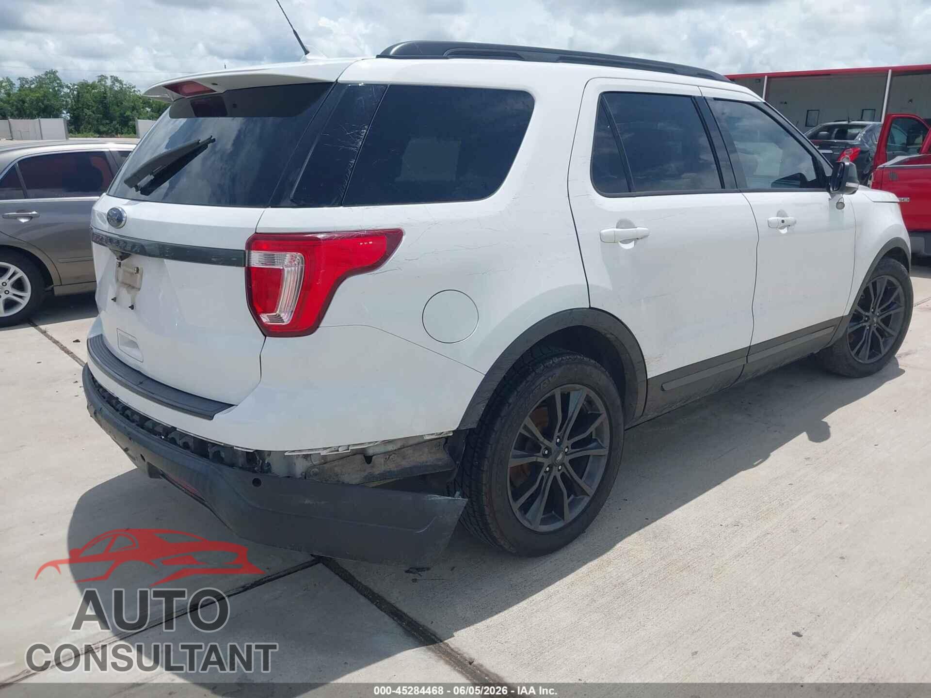 FORD EXPLORER 2018 - 1FM5K7D8XJGB30087