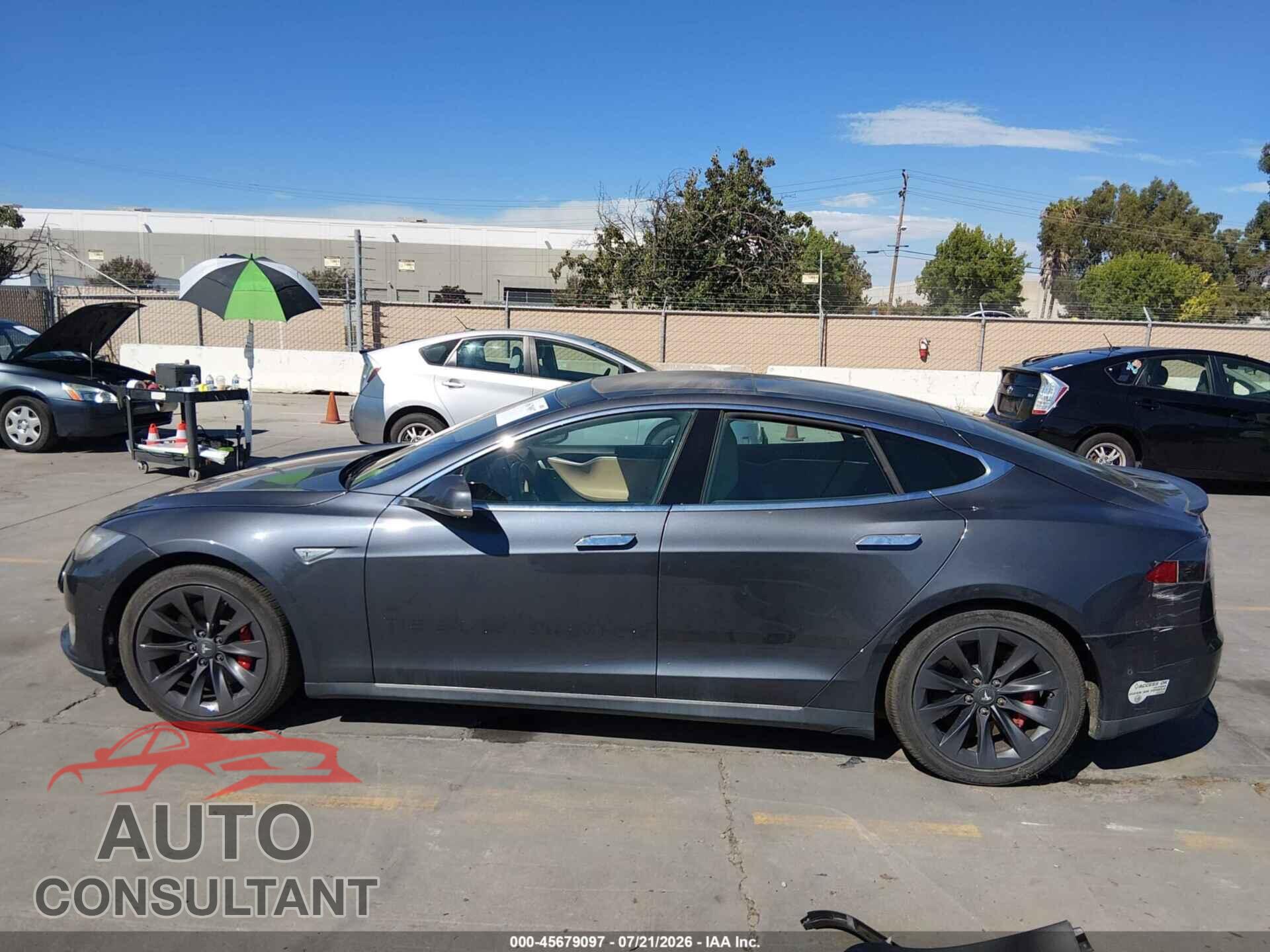 TESLA MODEL S 2015 - 5YJSA1E44FF103892
