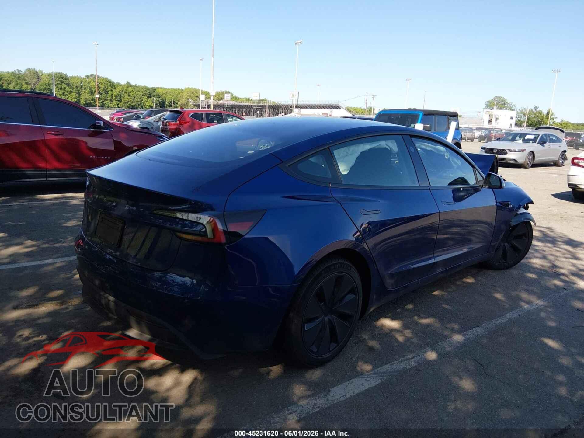 TESLA MODEL 3 2025 - 5YJ3E1EA7SF943657