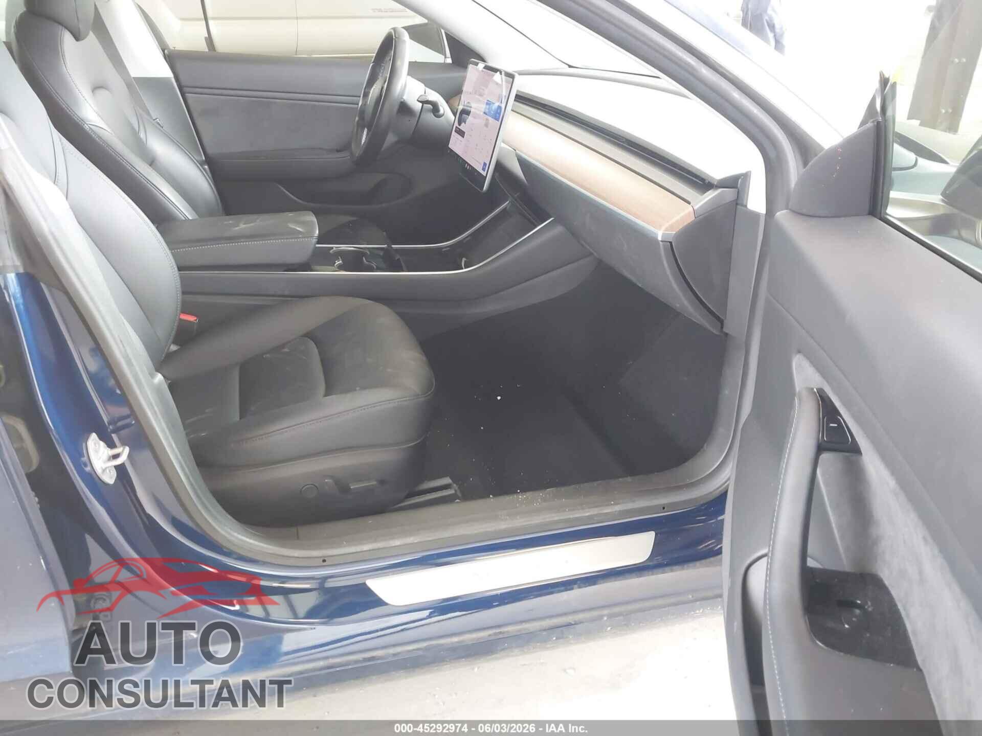 TESLA MODEL 3 2018 - 5YJ3E1EA5JF038364