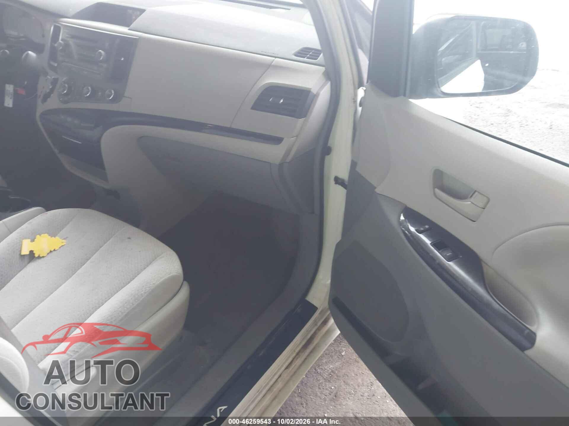 TOYOTA SIENNA 2011 - 5TDKK3DC5BS170816