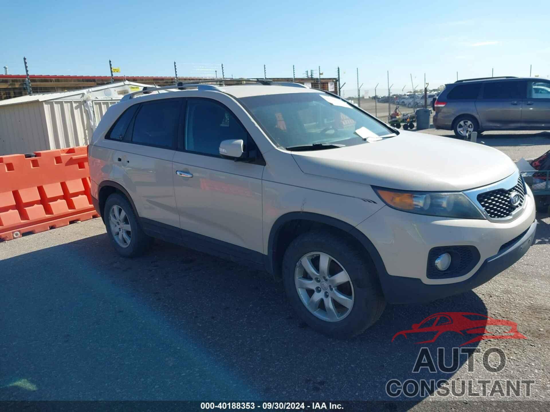 KIA SORENTO 2011 - 5XYKT3A16BG099946