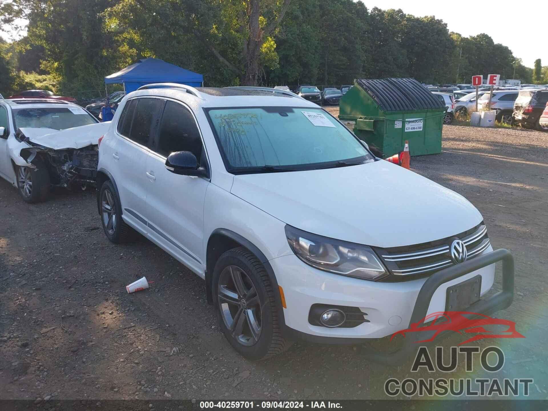 VOLKSWAGEN TIGUAN 2017 - WVGTV7AX2HW511328