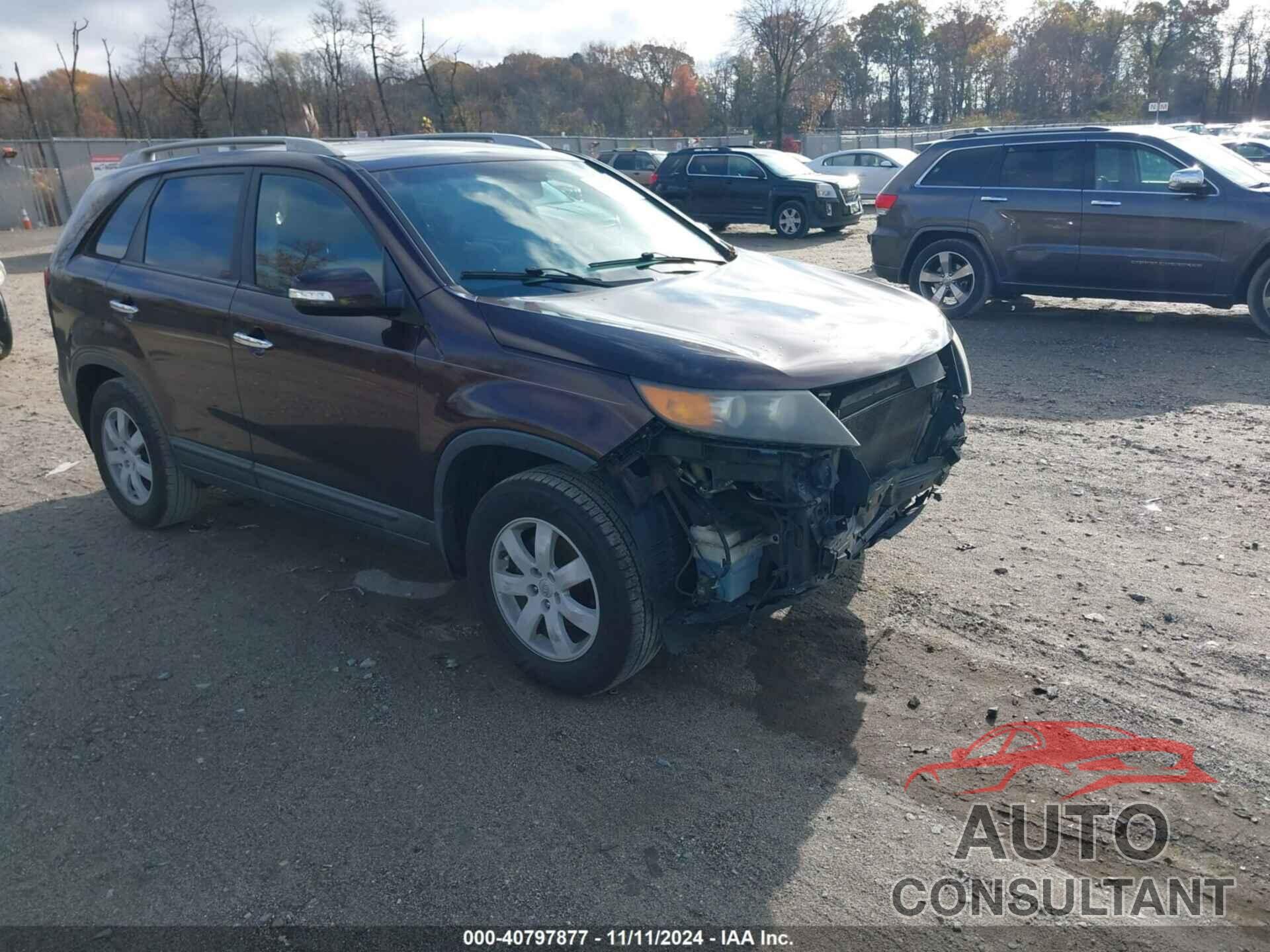 KIA SORENTO 2011 - 5XYKT3A13BG071845