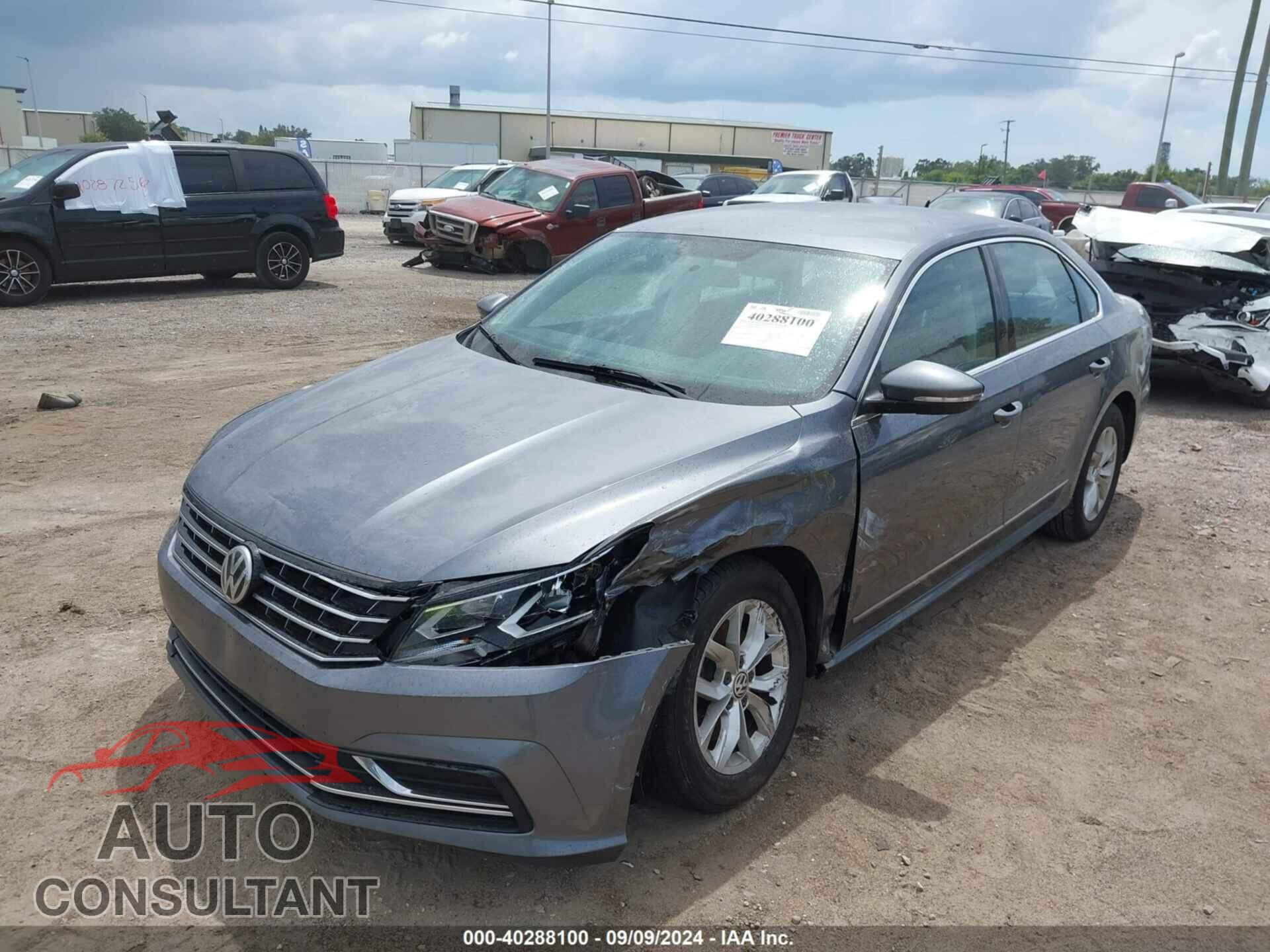 VOLKSWAGEN PASSAT 2017 - 1VWAT7A31HC044206