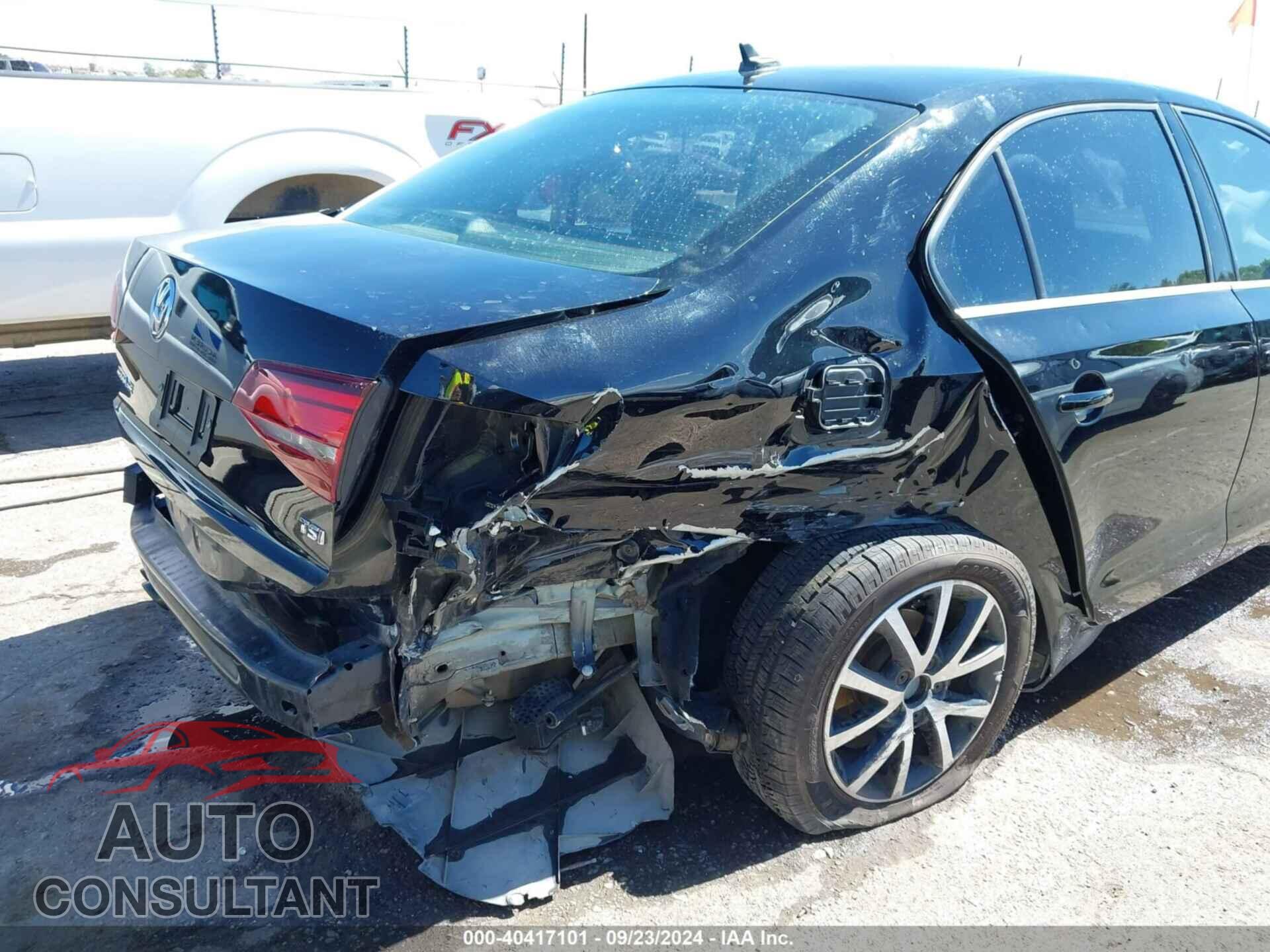 VOLKSWAGEN JETTA 2018 - 3VWDB7AJ4JM236285