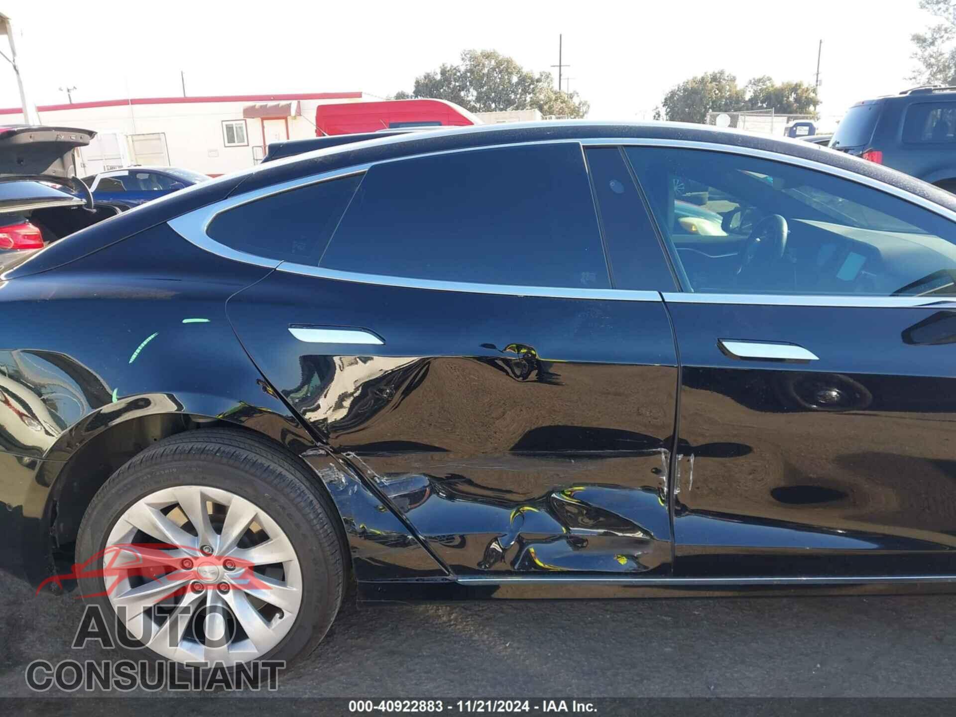 TESLA MODEL S 2018 - 5YJSA1E26JF275543