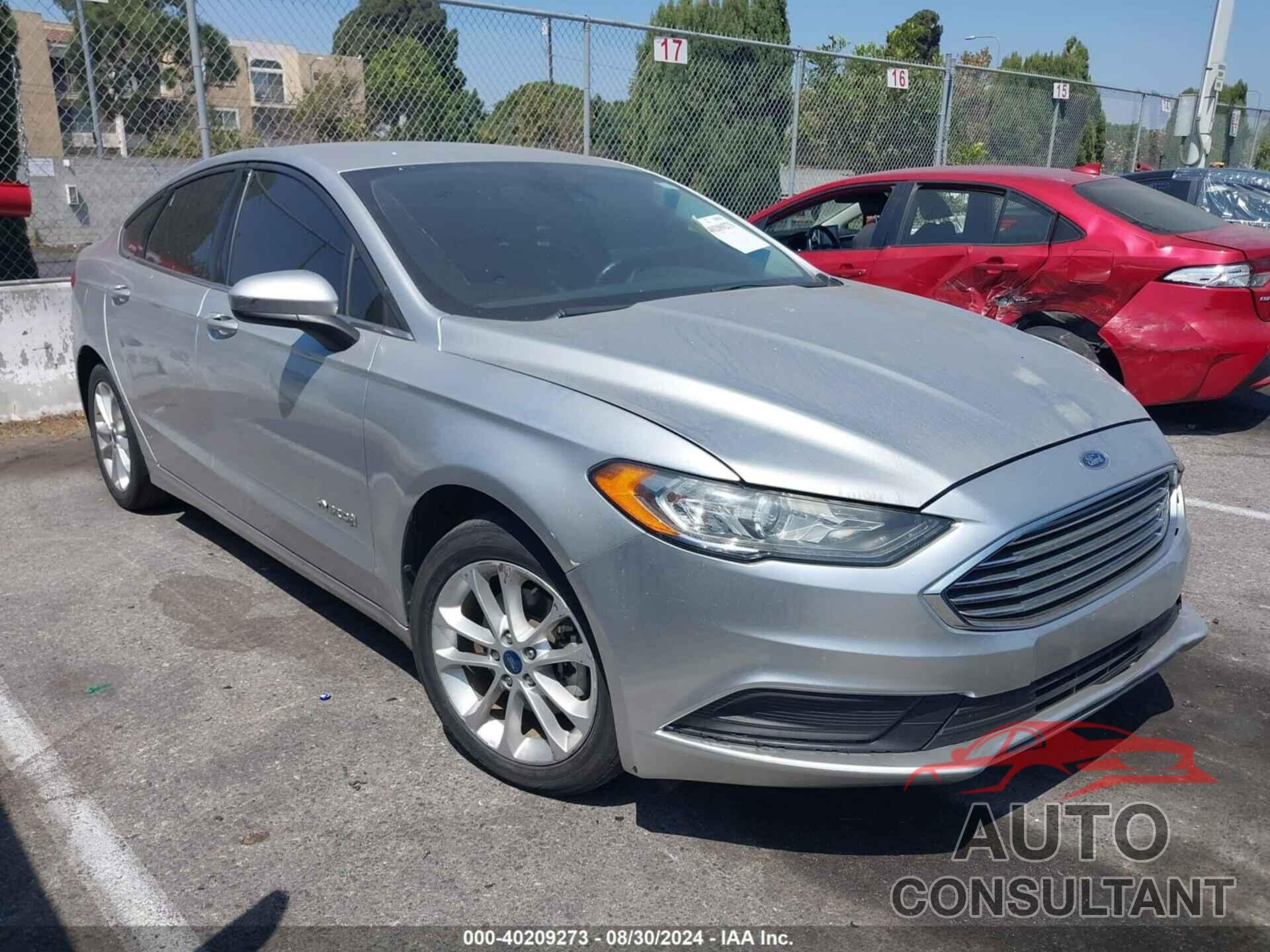 FORD FUSION HYBRID 2019 - 3FA6P0LU0KR143835