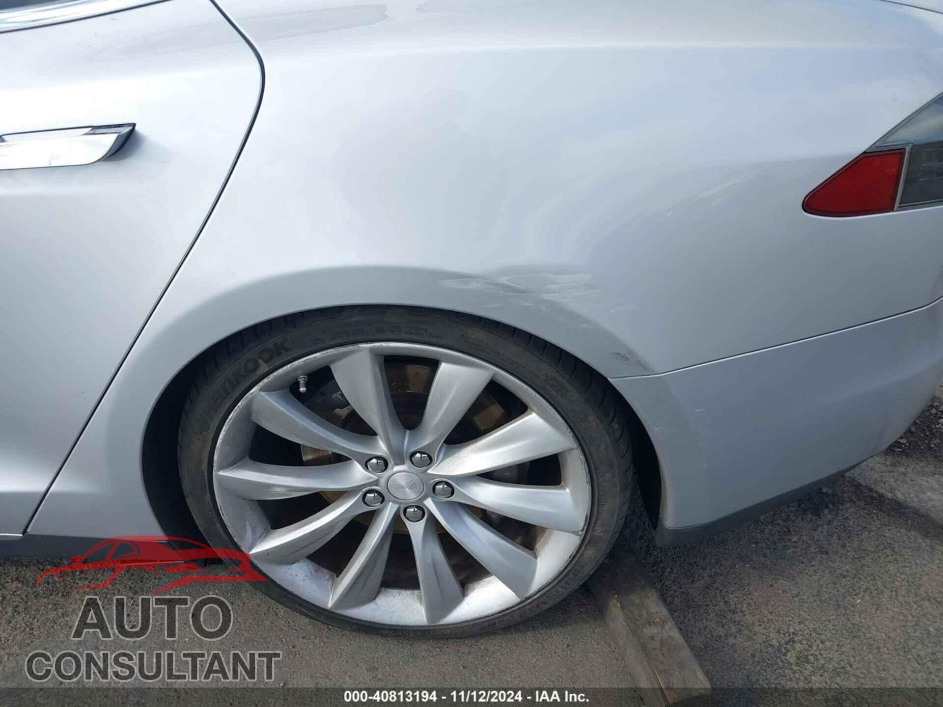 TESLA MODEL S 2013 - 5YJSA1CN9DFP28152