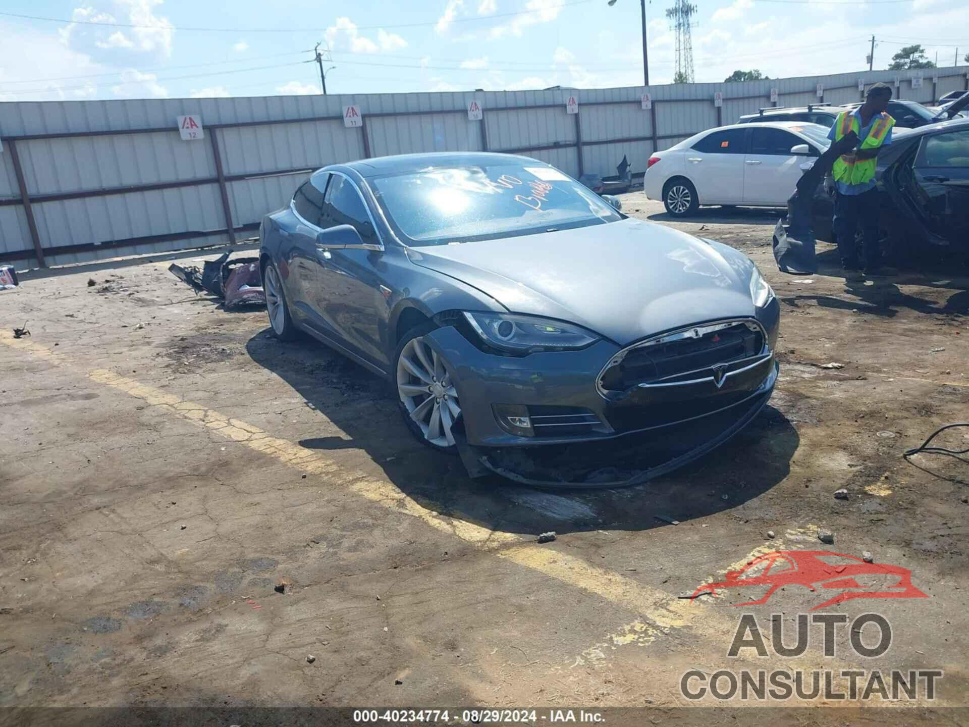 TESLA MODEL S 2013 - 5YJSA1DP6DFP26049