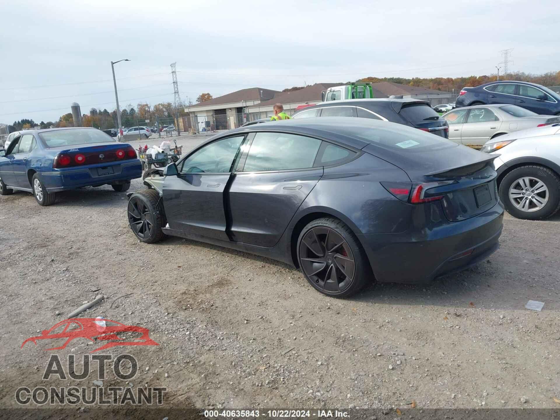 TESLA MODEL 3 2024 - 5YJ3E1ET2RF801101