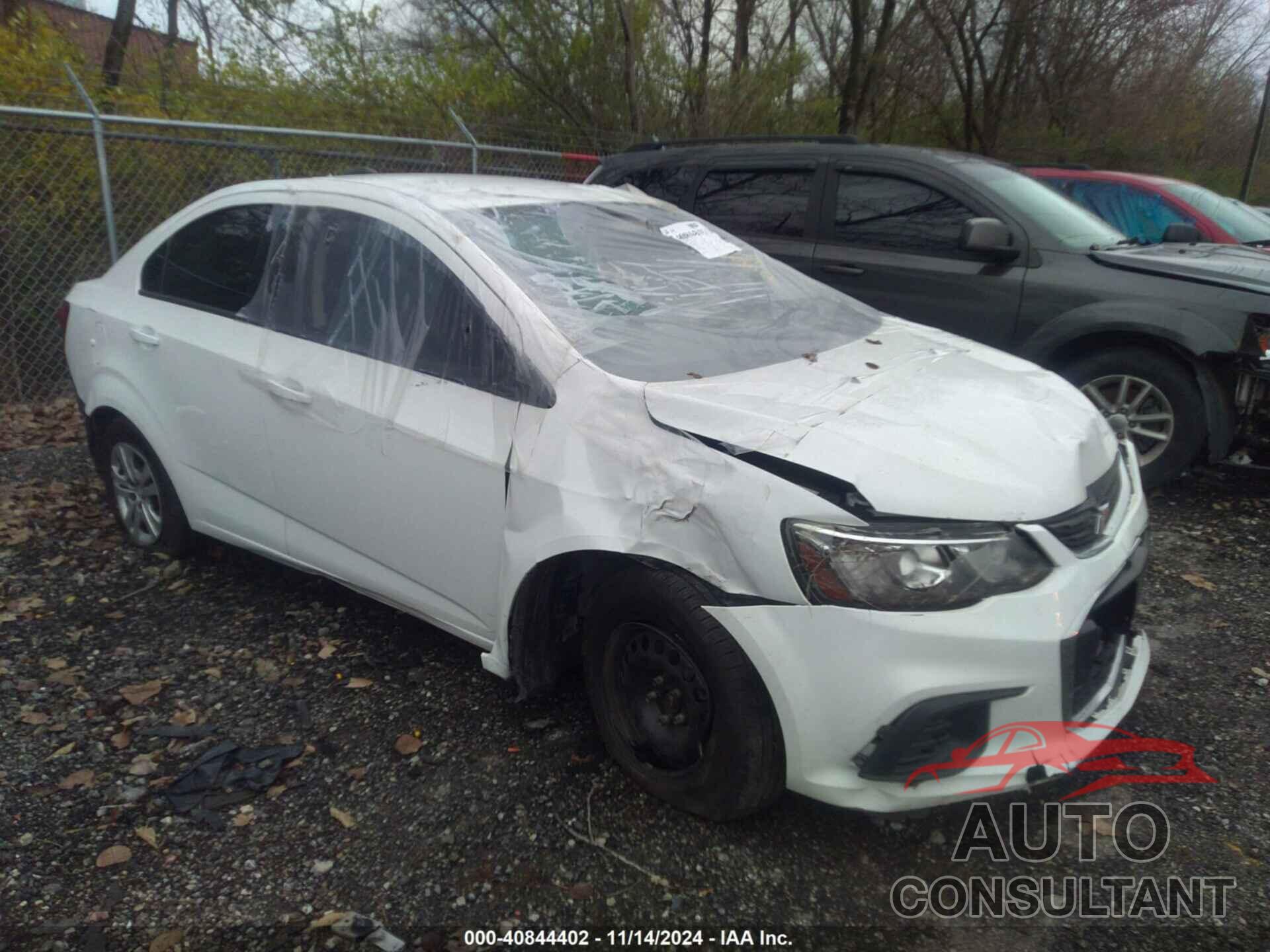 CHEVROLET SONIC 2017 - 1G1JB5SG5H4159146