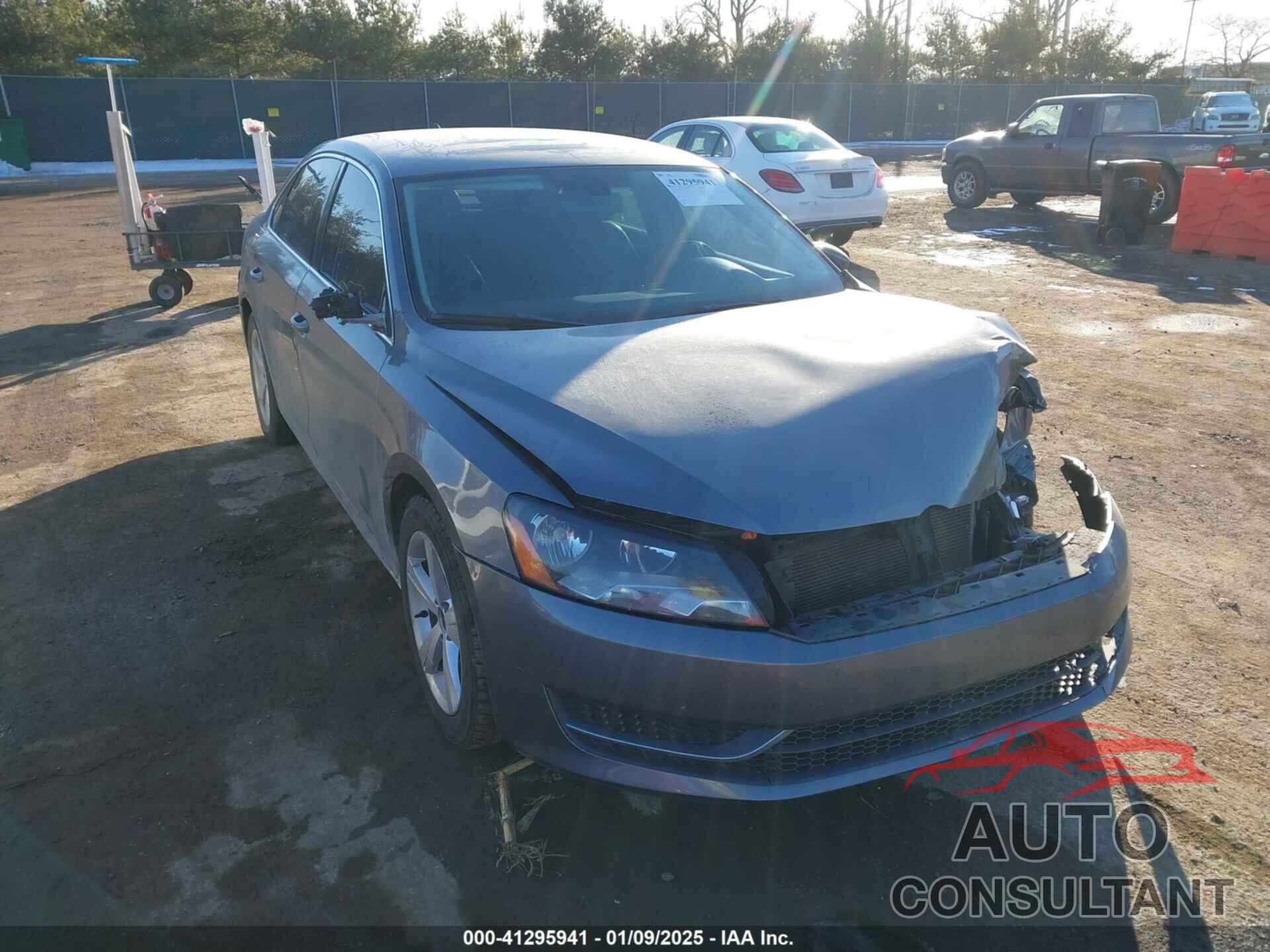 VOLKSWAGEN PASSAT 2012 - 1VWBP7A33CC044578