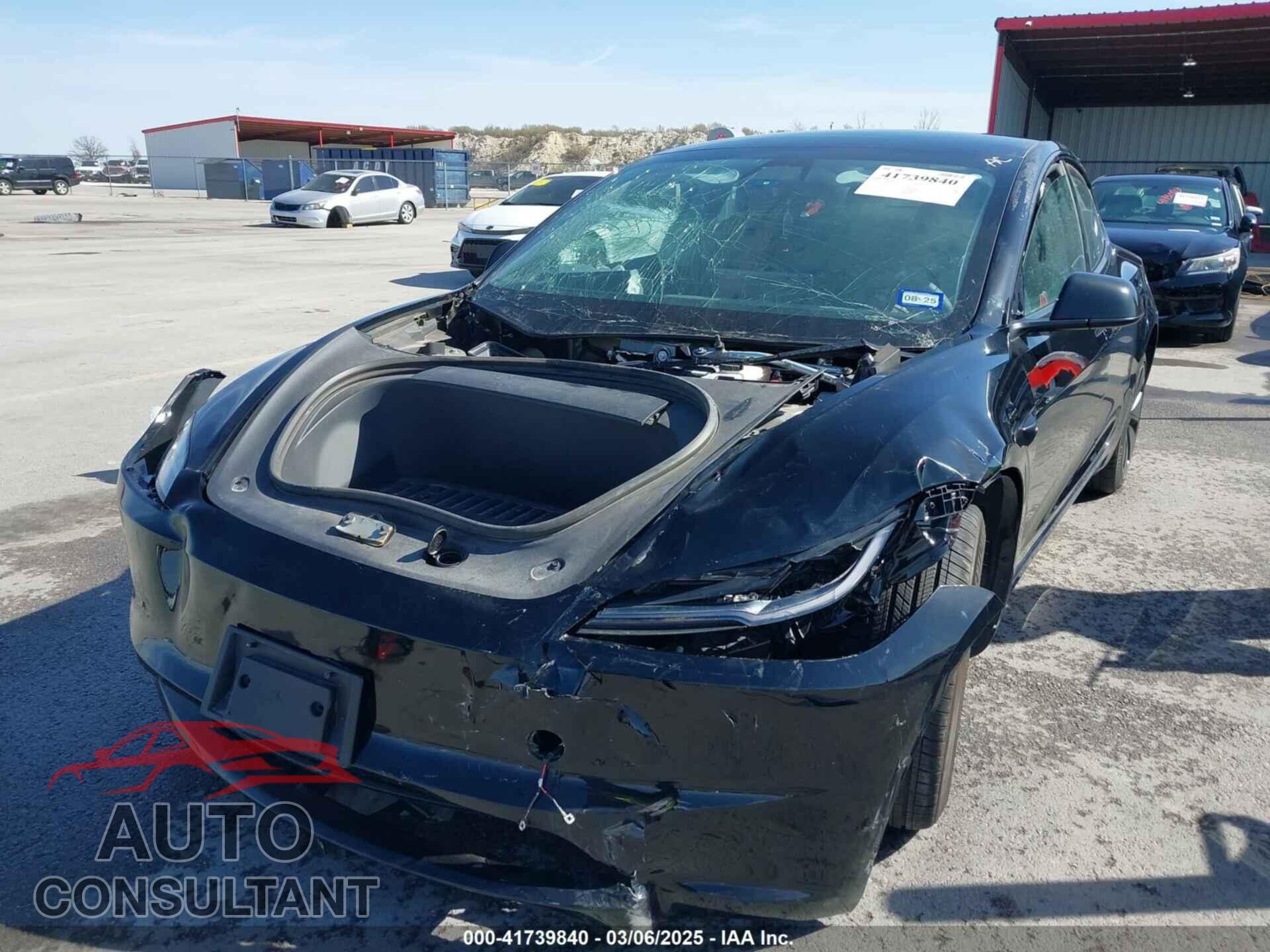 TESLA MODEL 3 2024 - 5YJ3E1EA3RF772237