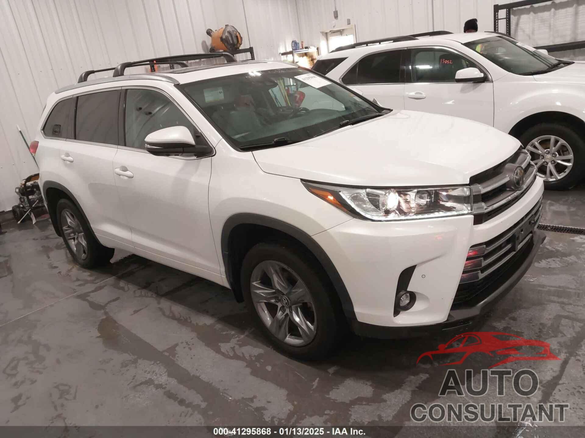 TOYOTA HIGHLANDER 2019 - 5TDDZRFH5KS997036