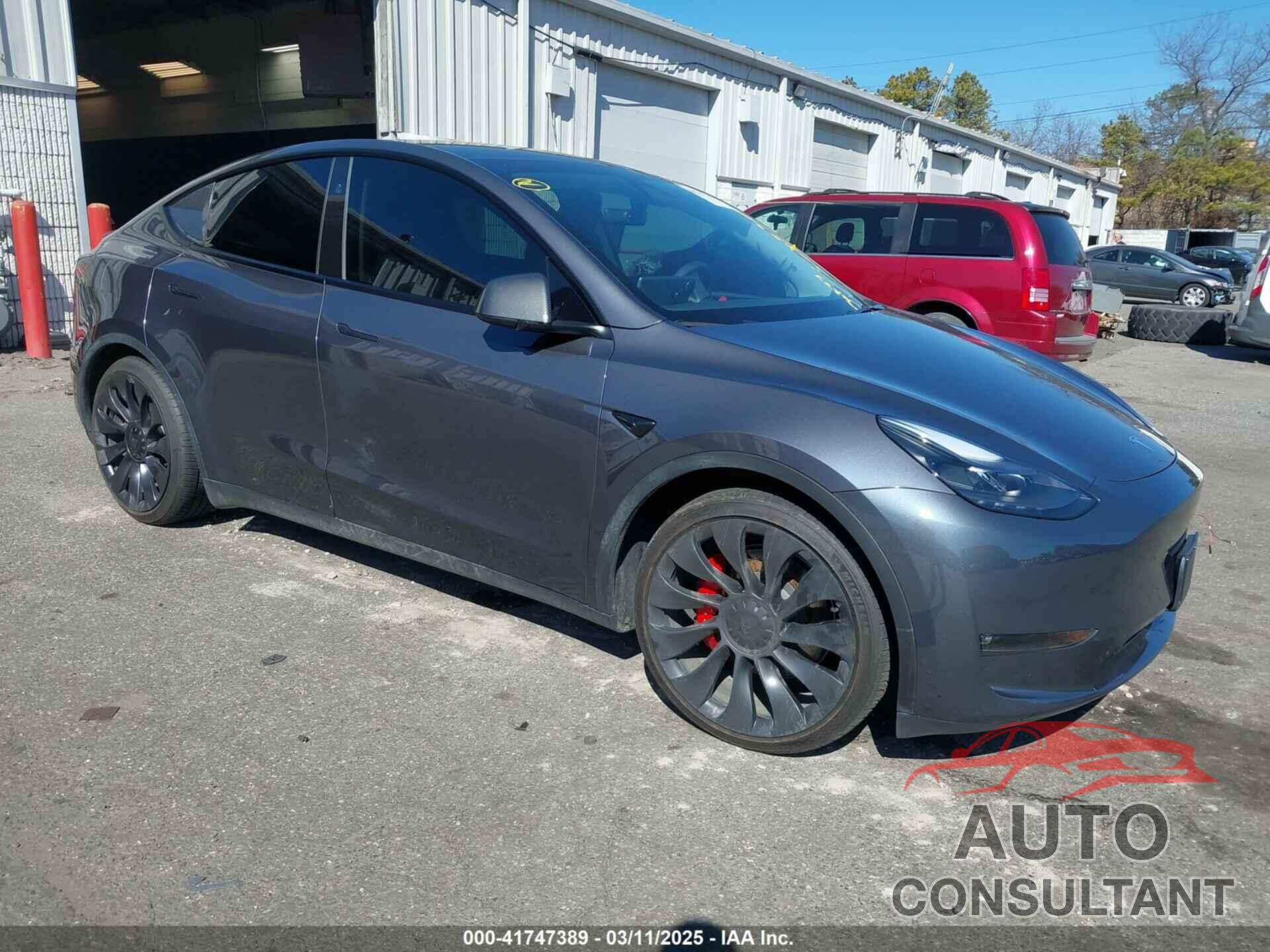 TESLA MODEL Y 2023 - 7SAYGDEF0PF880795