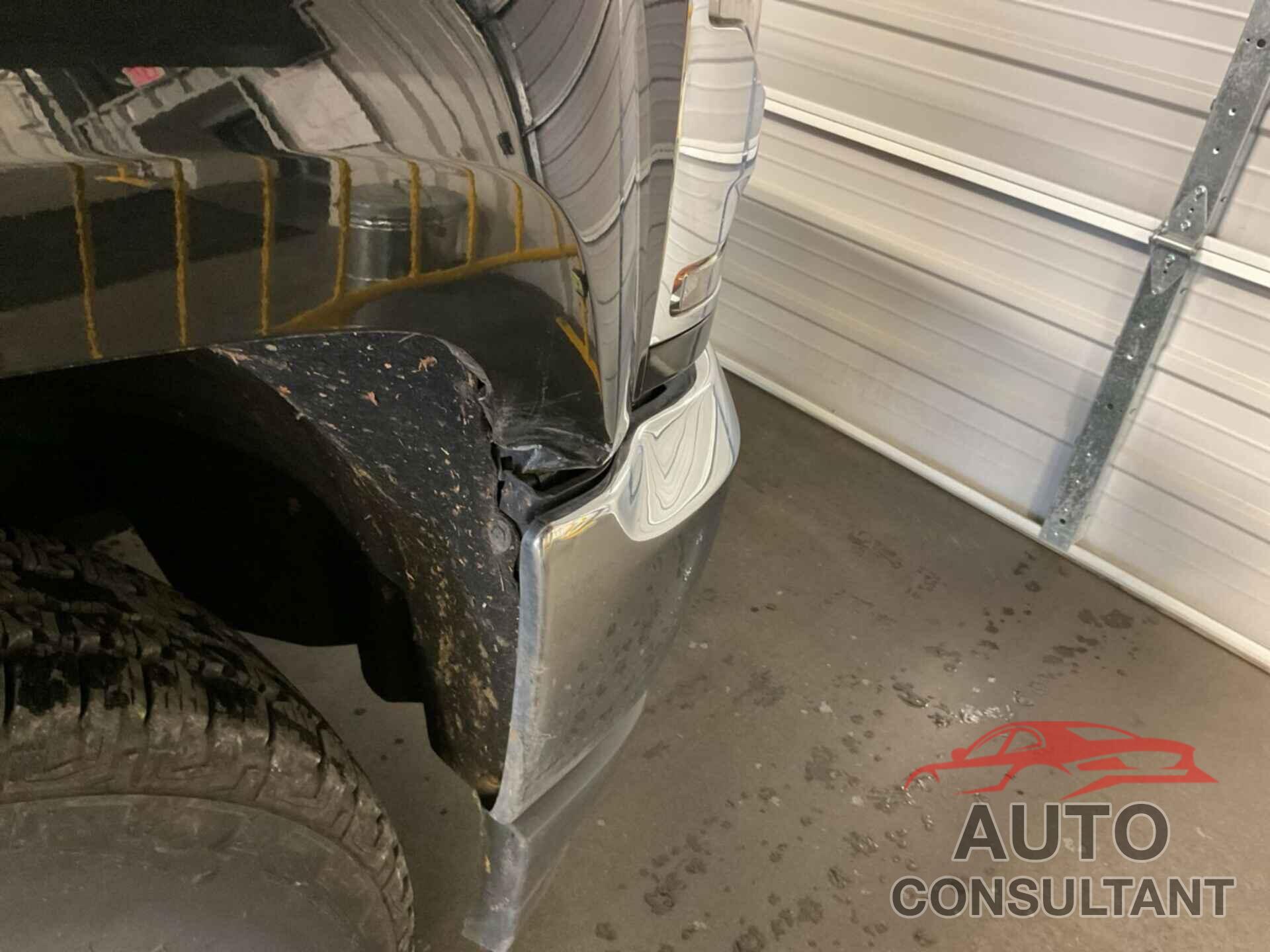 CHEVROLET SILVERADO 1500 2018 - 1GCVKREC2JZ107412