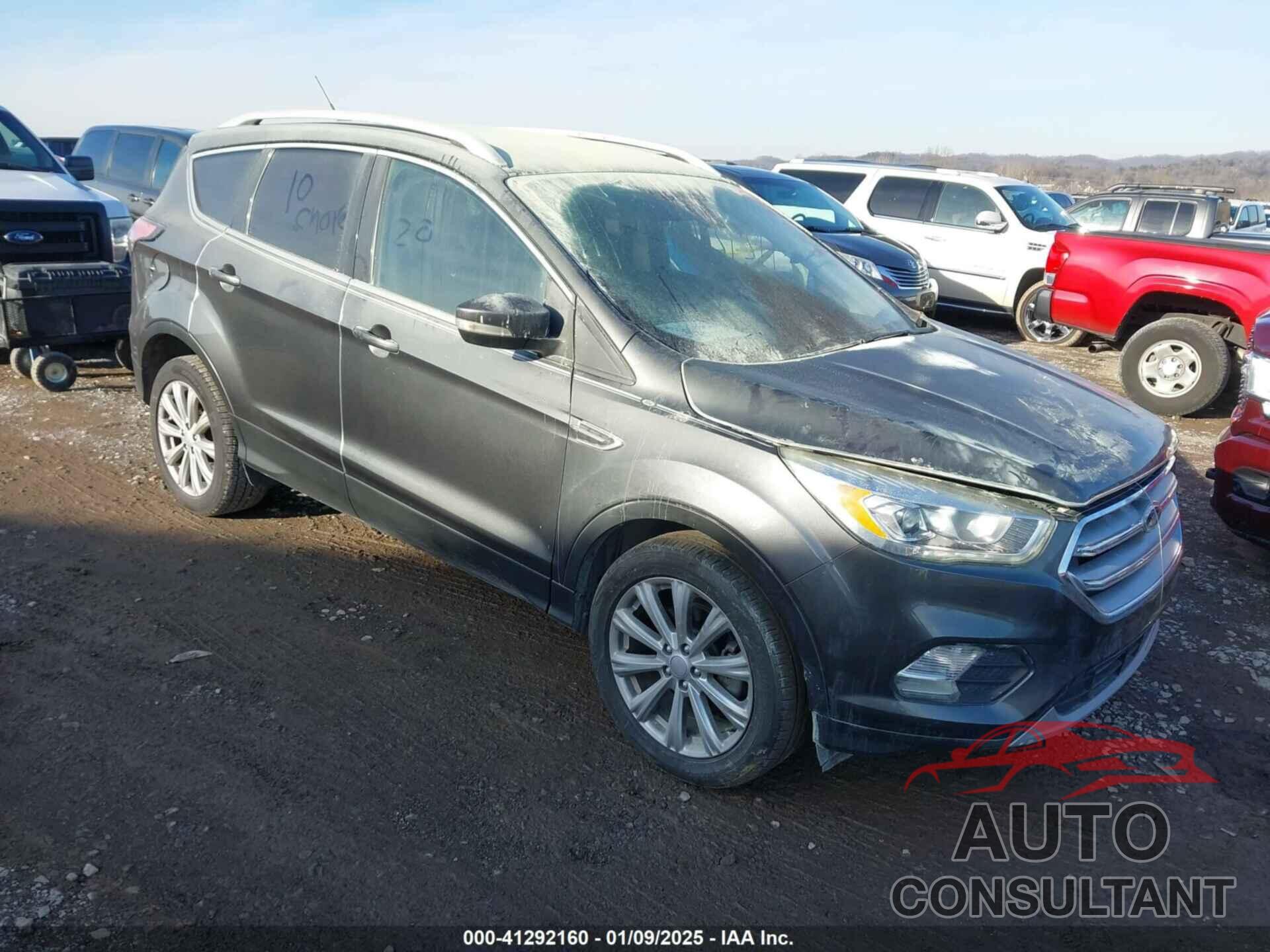 FORD ESCAPE 2017 - 1FMCU0JD1HUC21982