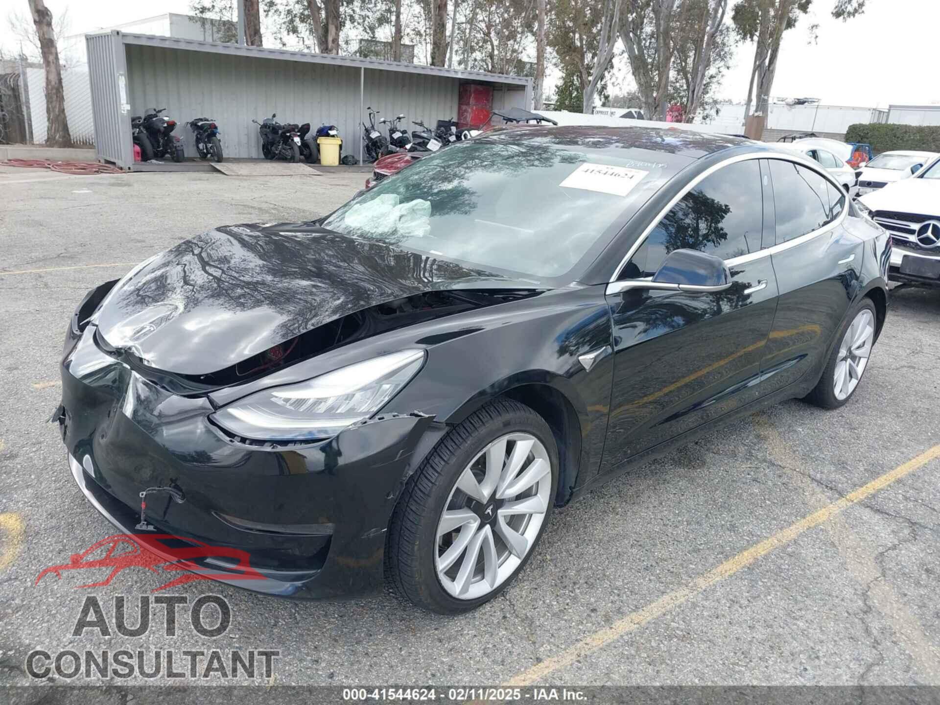 TESLA MODEL 3 2018 - 5YJ3E1EA9JF009384