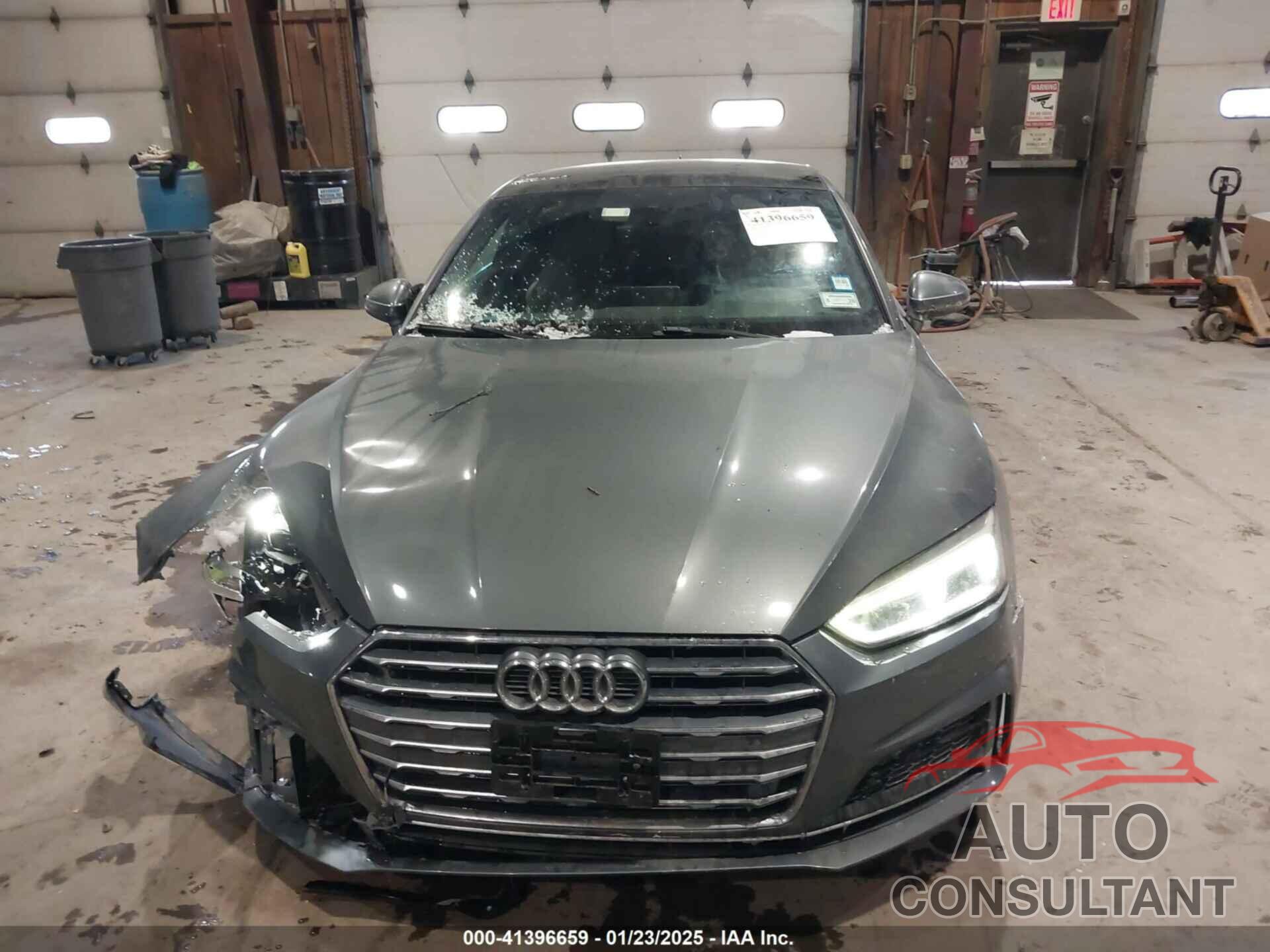 AUDI A5 2018 - WAUTNAF50JA011354