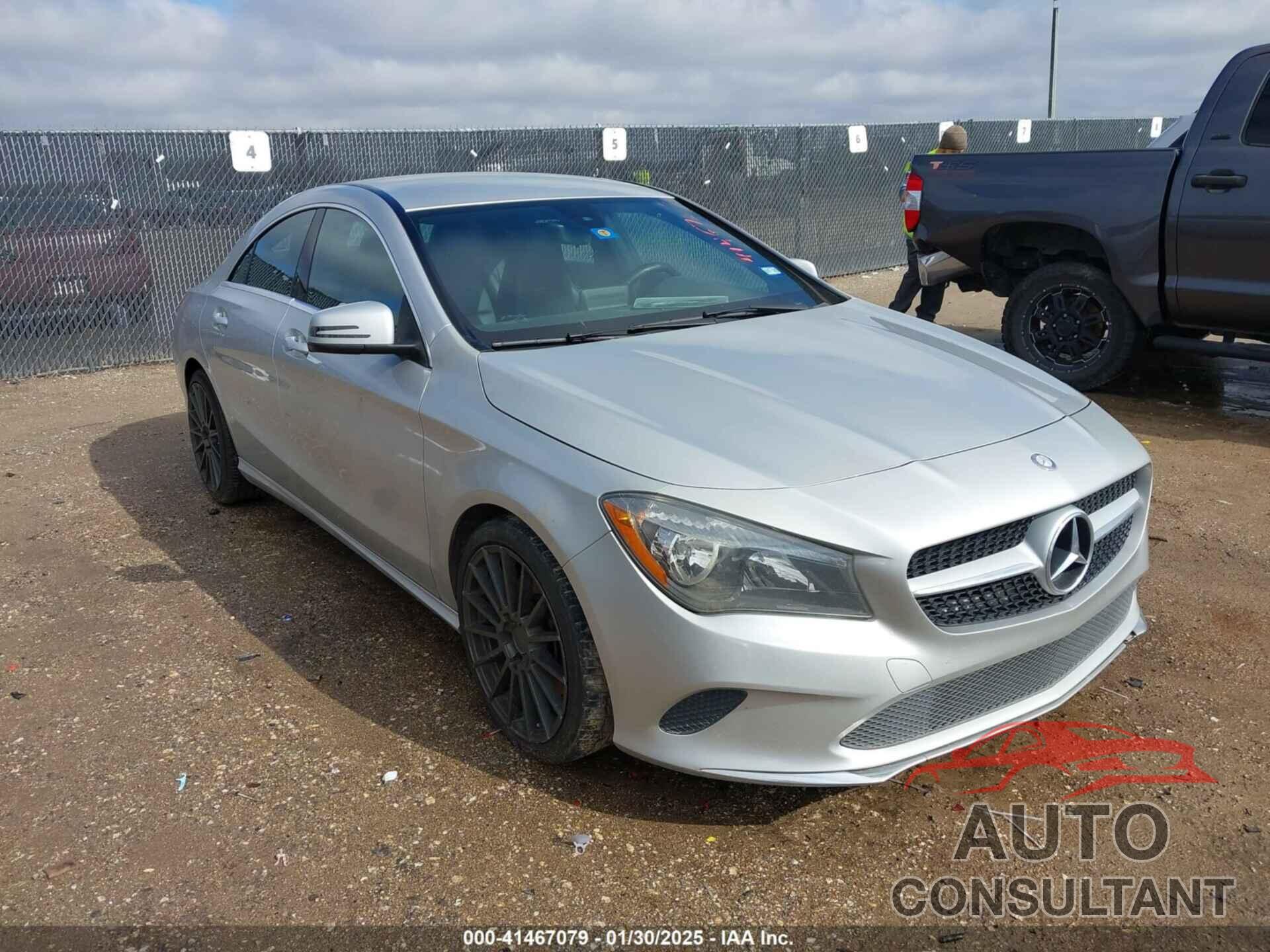 MERCEDES-BENZ CLA 250 2017 - WDDSJ4EB9HN434784