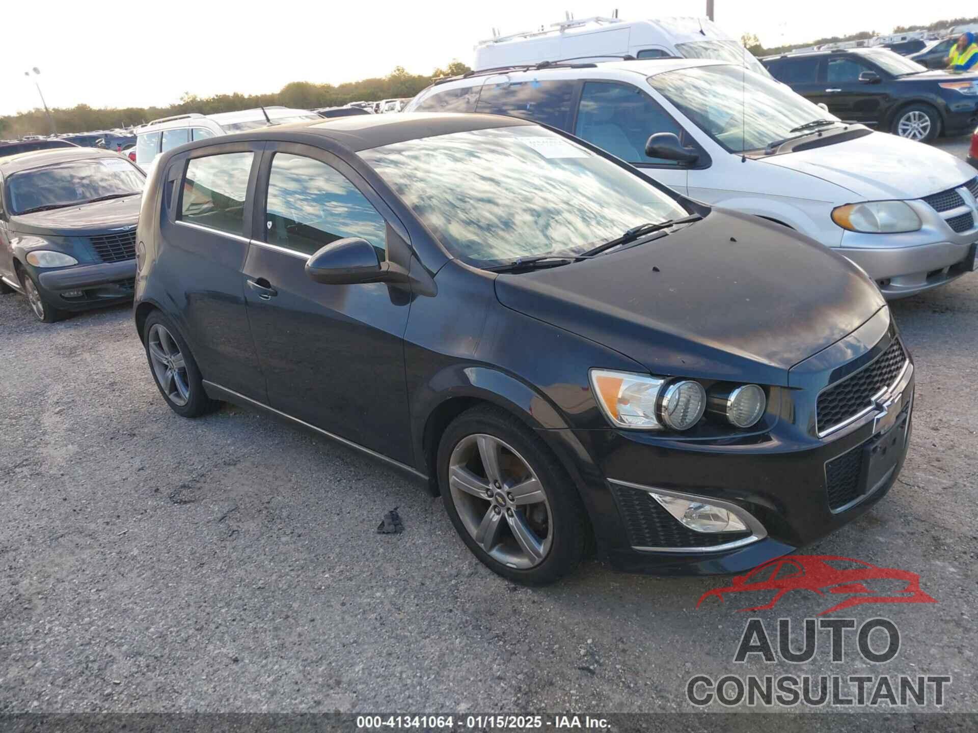 CHEVROLET SONIC 2013 - 1G1JG6SB1D4250498