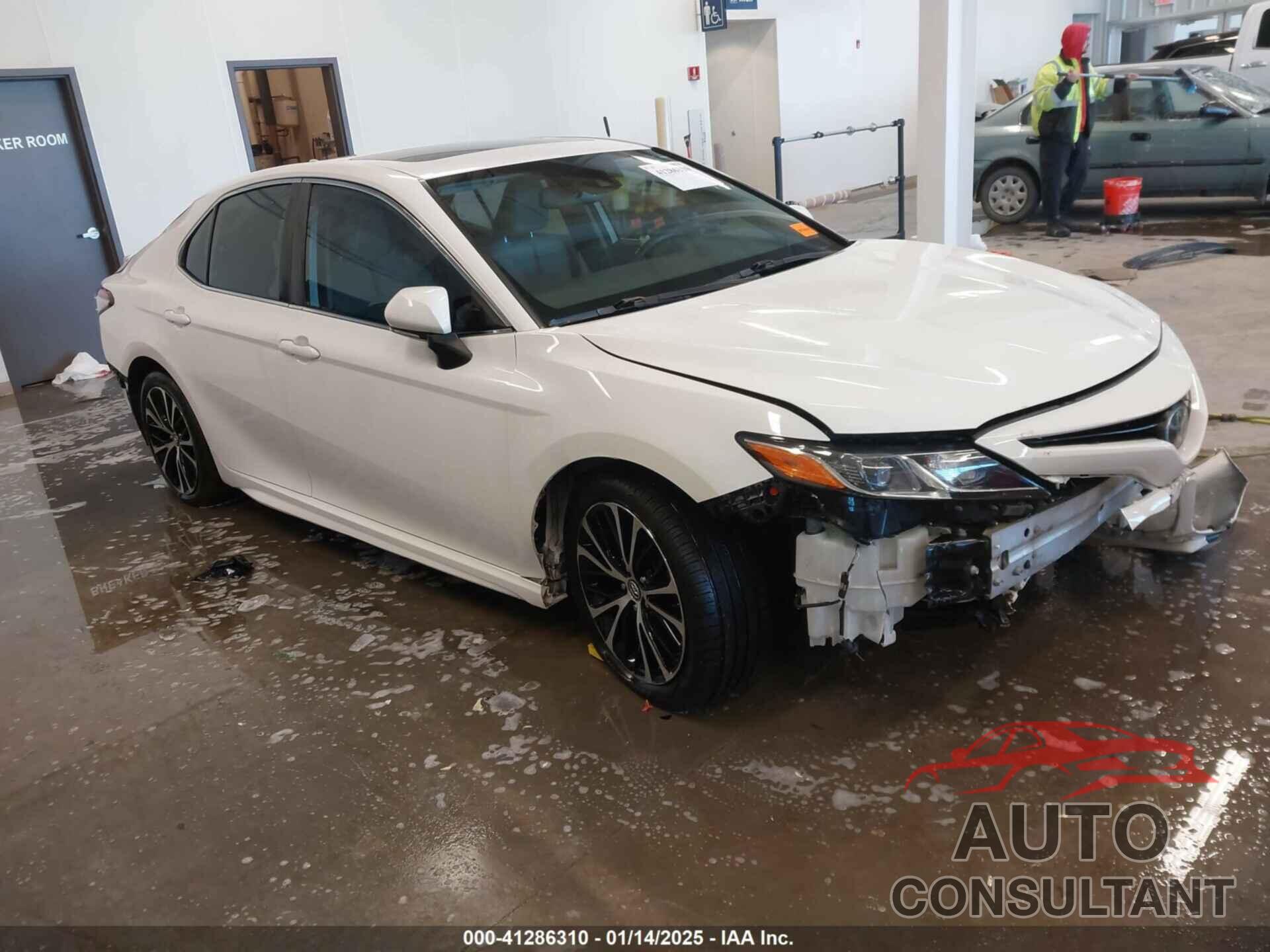 TOYOTA CAMRY 2019 - 4T1B11HK4KU179538