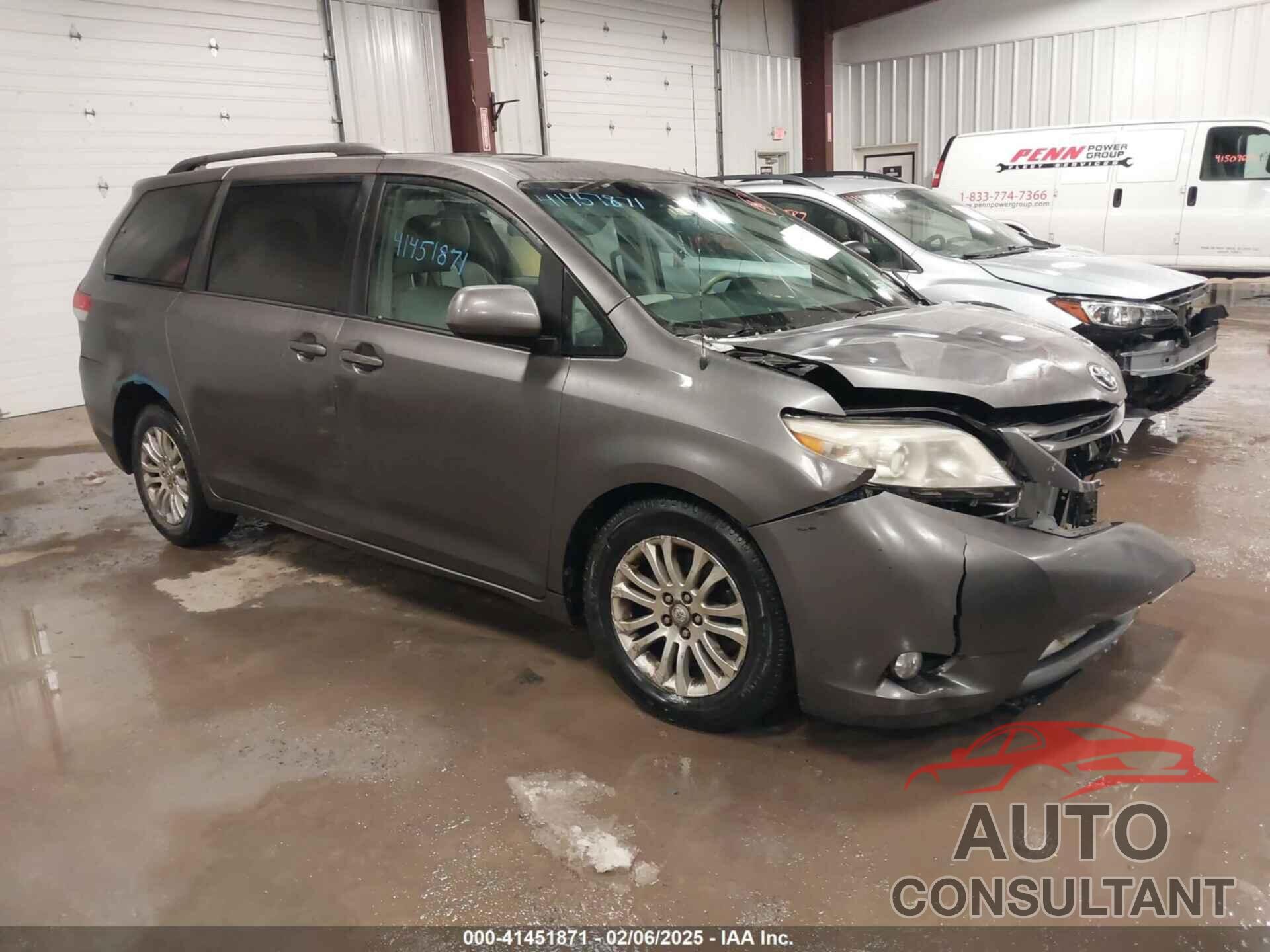 TOYOTA SIENNA 2011 - 5TDYK3DC4BS074444