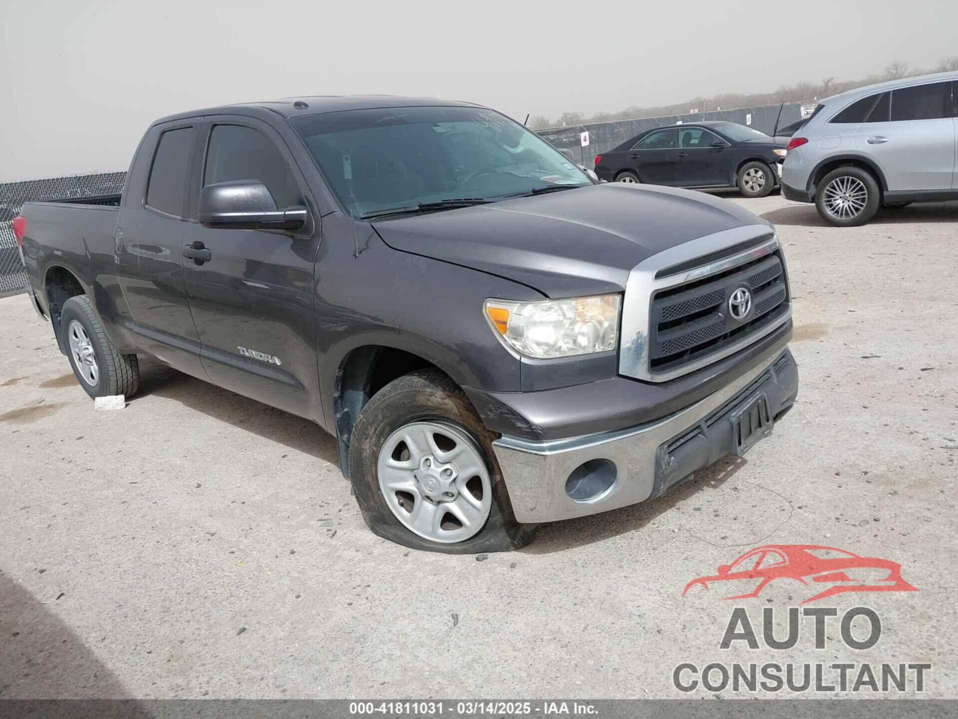 TOYOTA TUNDRA 2011 - 5TFRM5F15BX027102