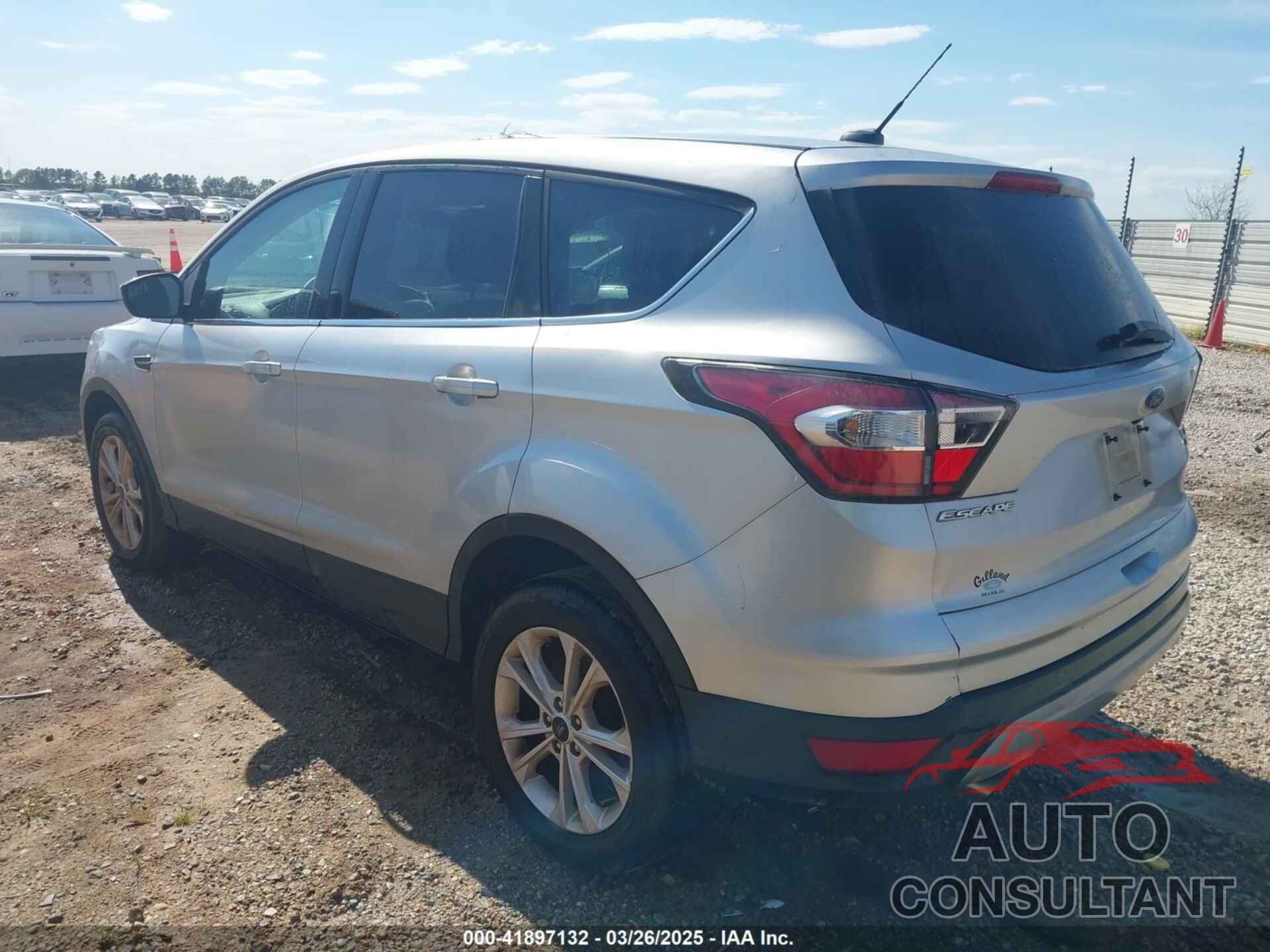 FORD ESCAPE 2017 - 1FMCU0GD0HUB35831