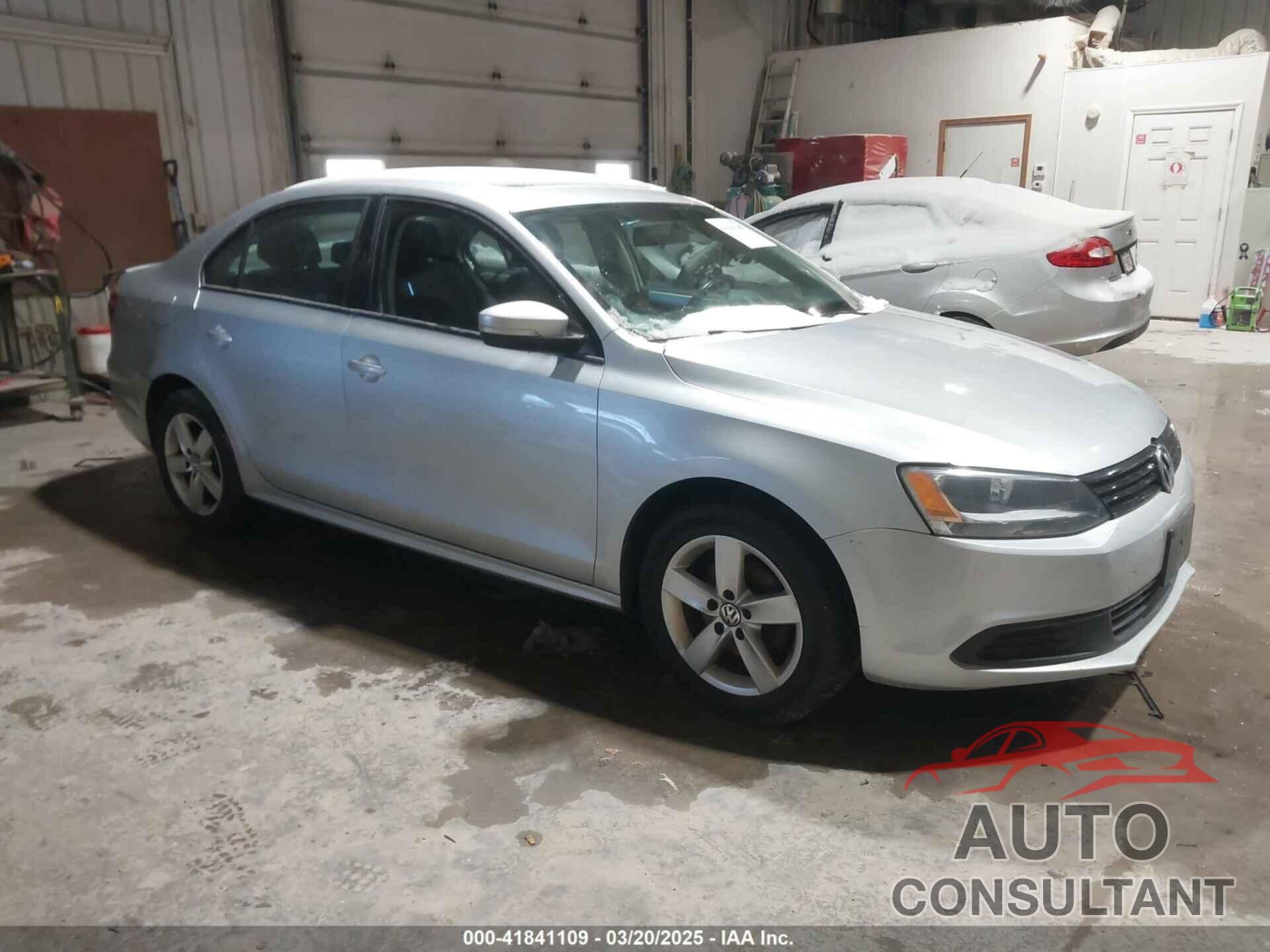 VOLKSWAGEN JETTA 2011 - 3VWLL7AJ3BM052059