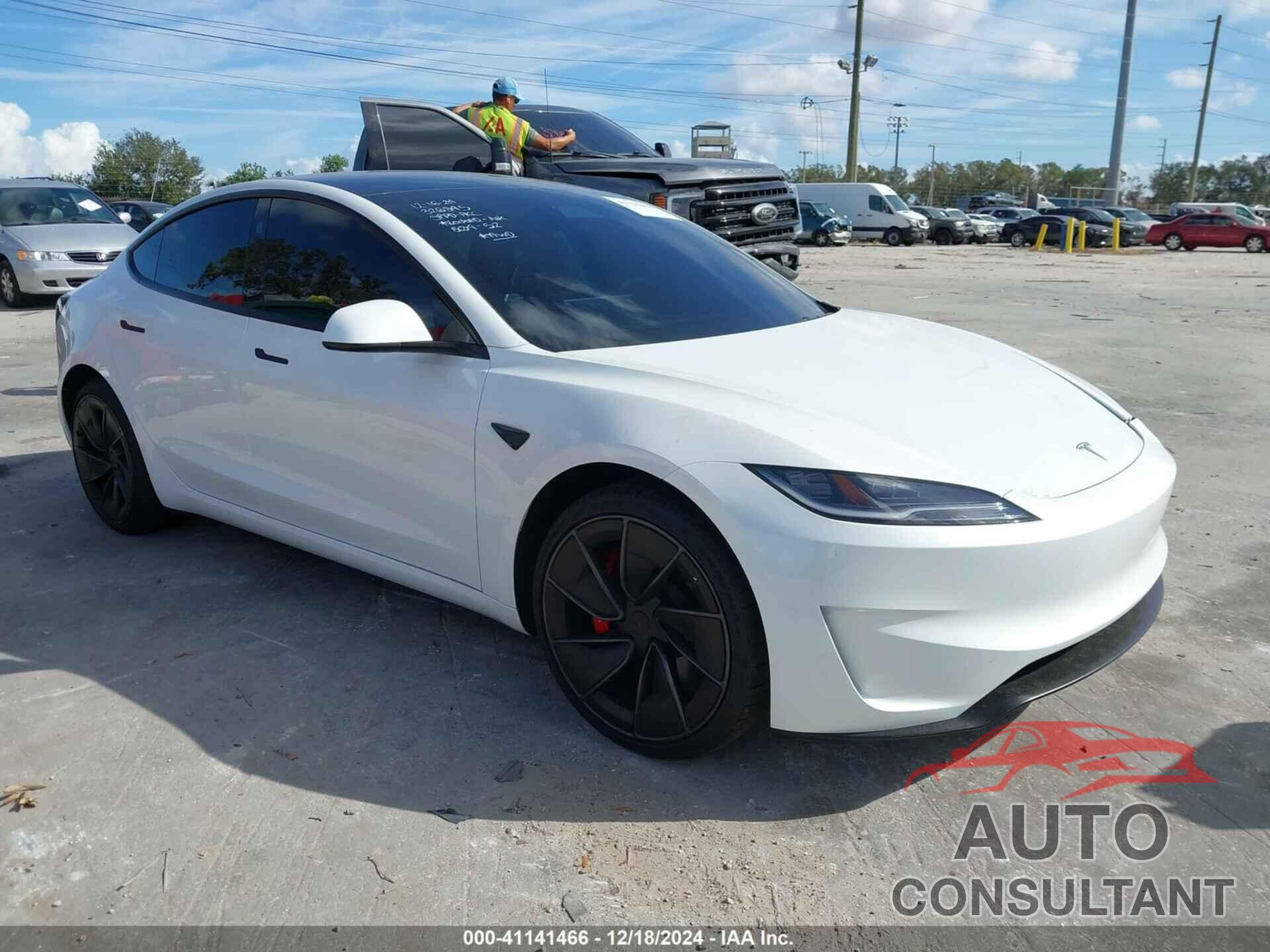 TESLA MODEL 3 2024 - 5YJ3E1ET9RF831180