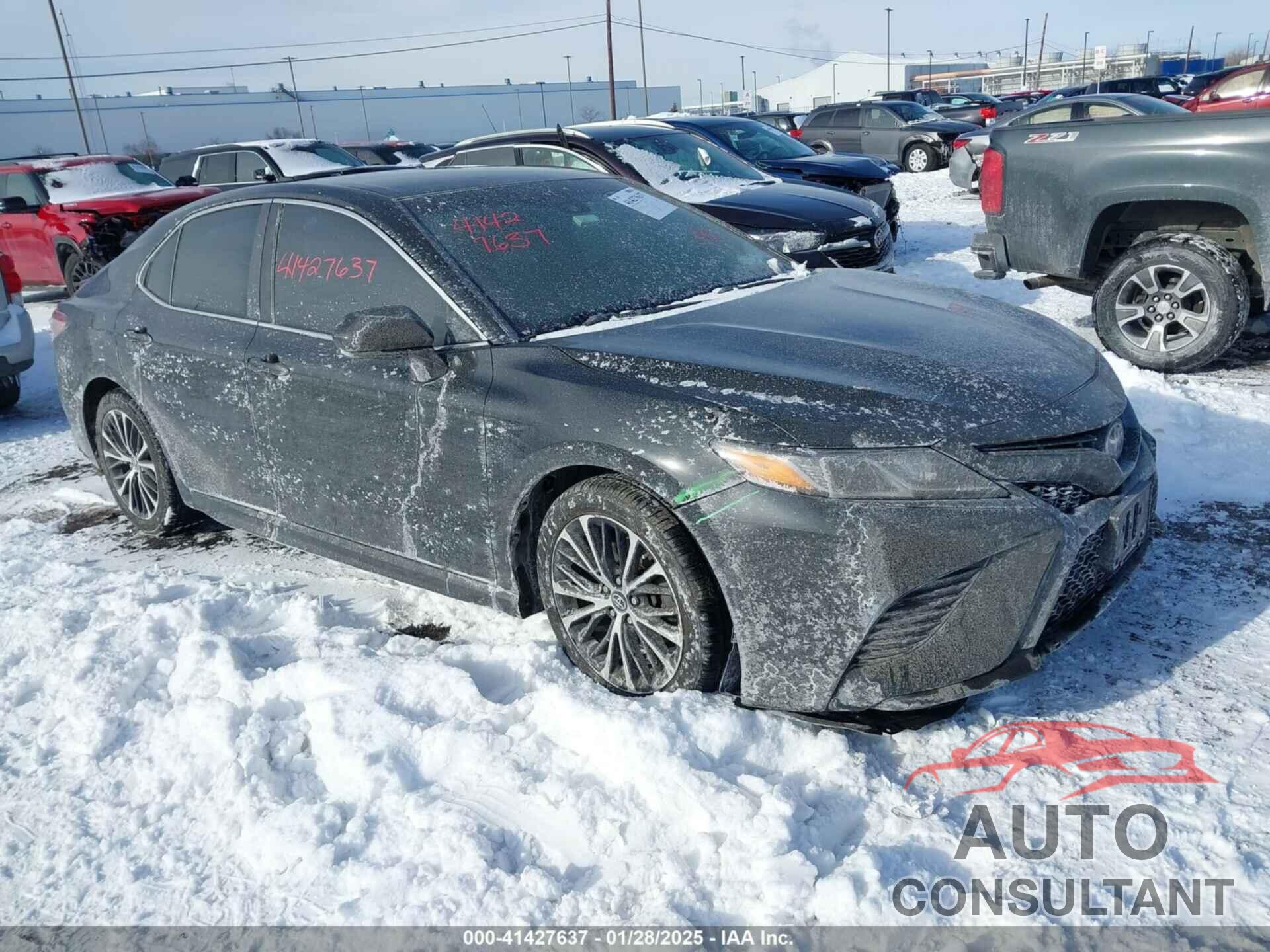 TOYOTA CAMRY 2018 - 4T1B11HK5JU037715