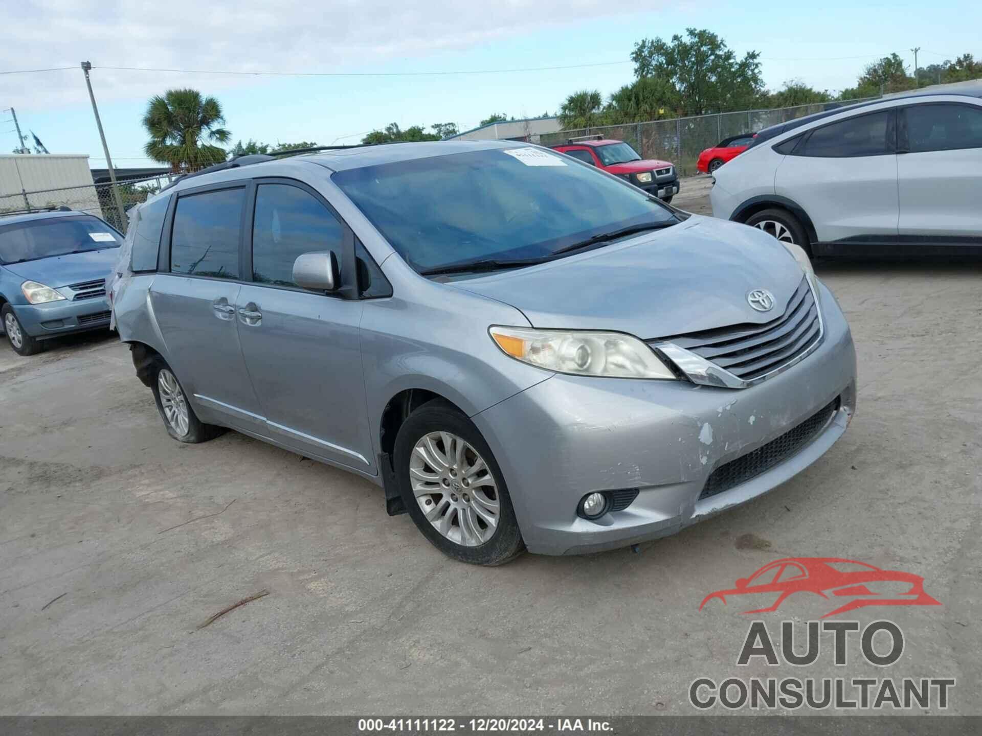 TOYOTA SIENNA 2015 - 5TDYK3DC7FS555763