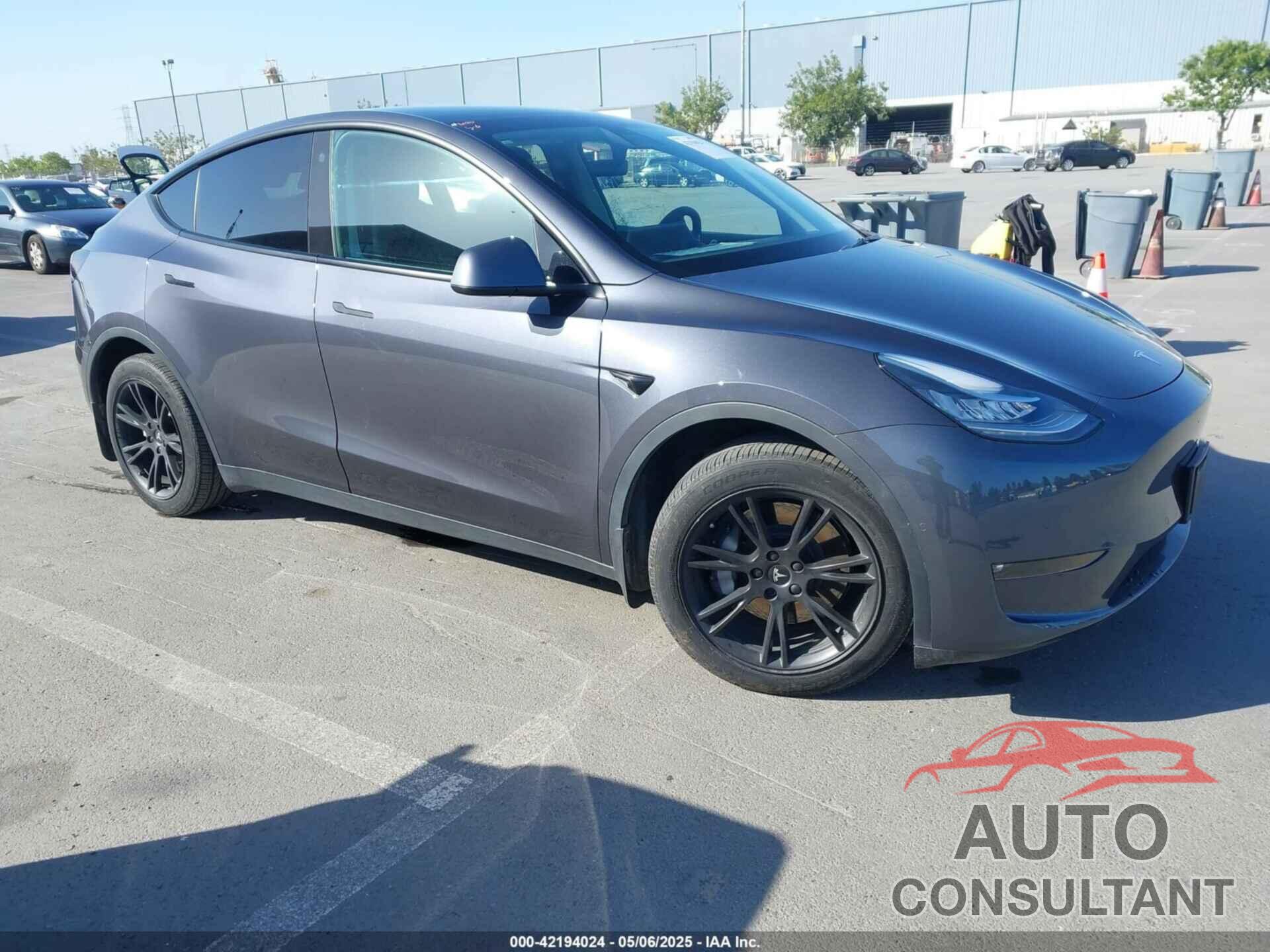 TESLA MODEL Y 2021 - 5YJYGDEE1MF273420
