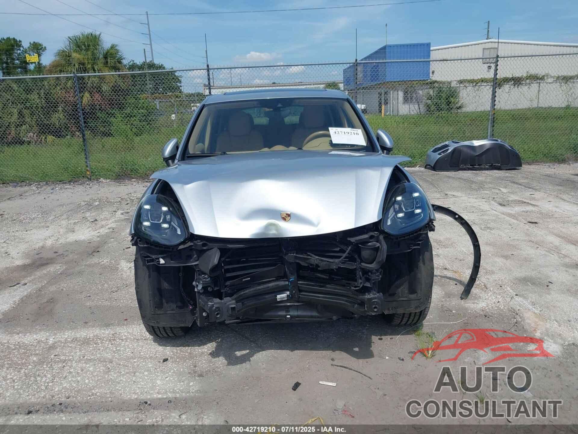 PORSCHE CAYENNE 2016 - WP1AA2A2XGLA11351