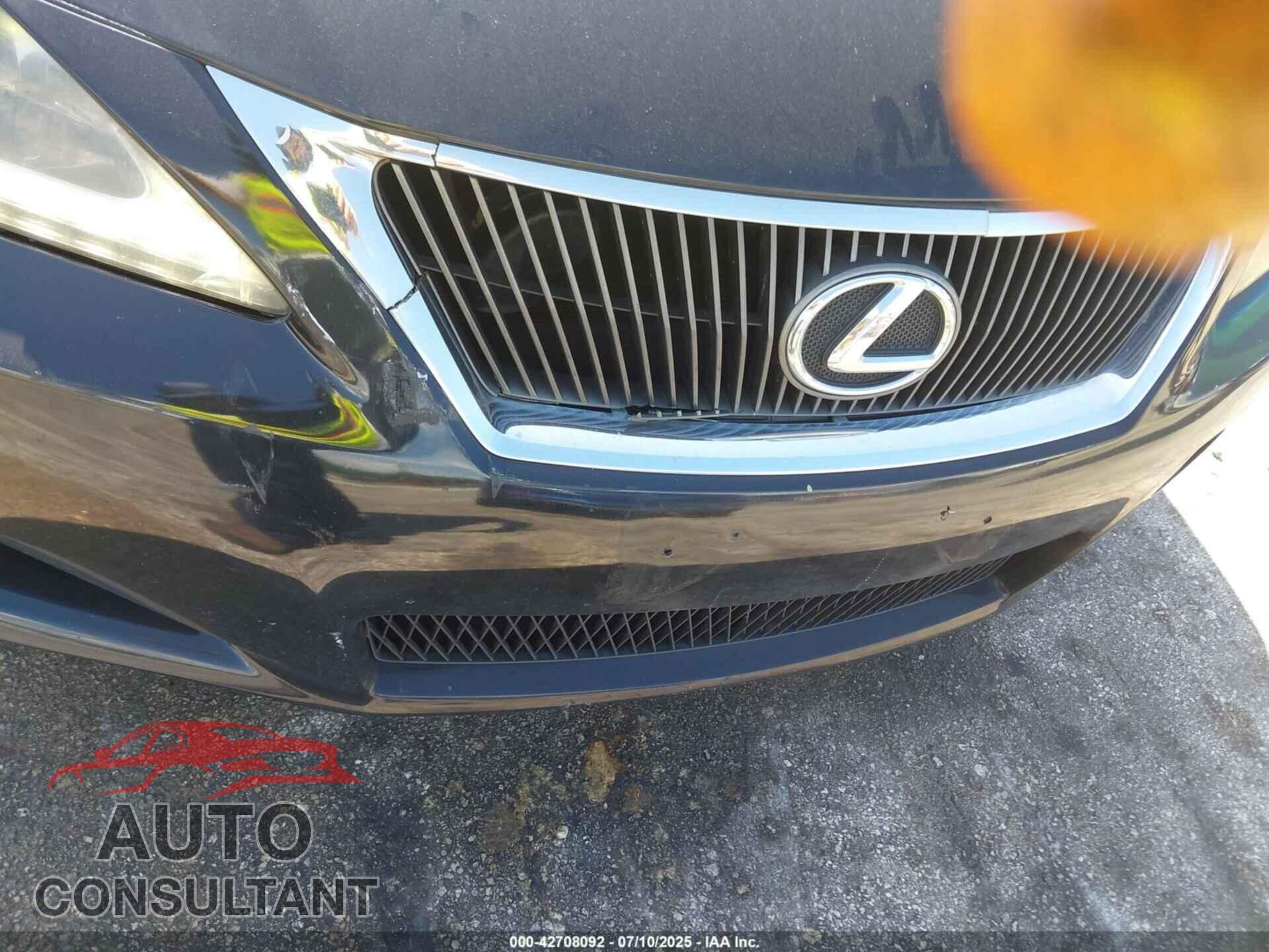LEXUS IS 2014 - JTHFF2C25E2529424