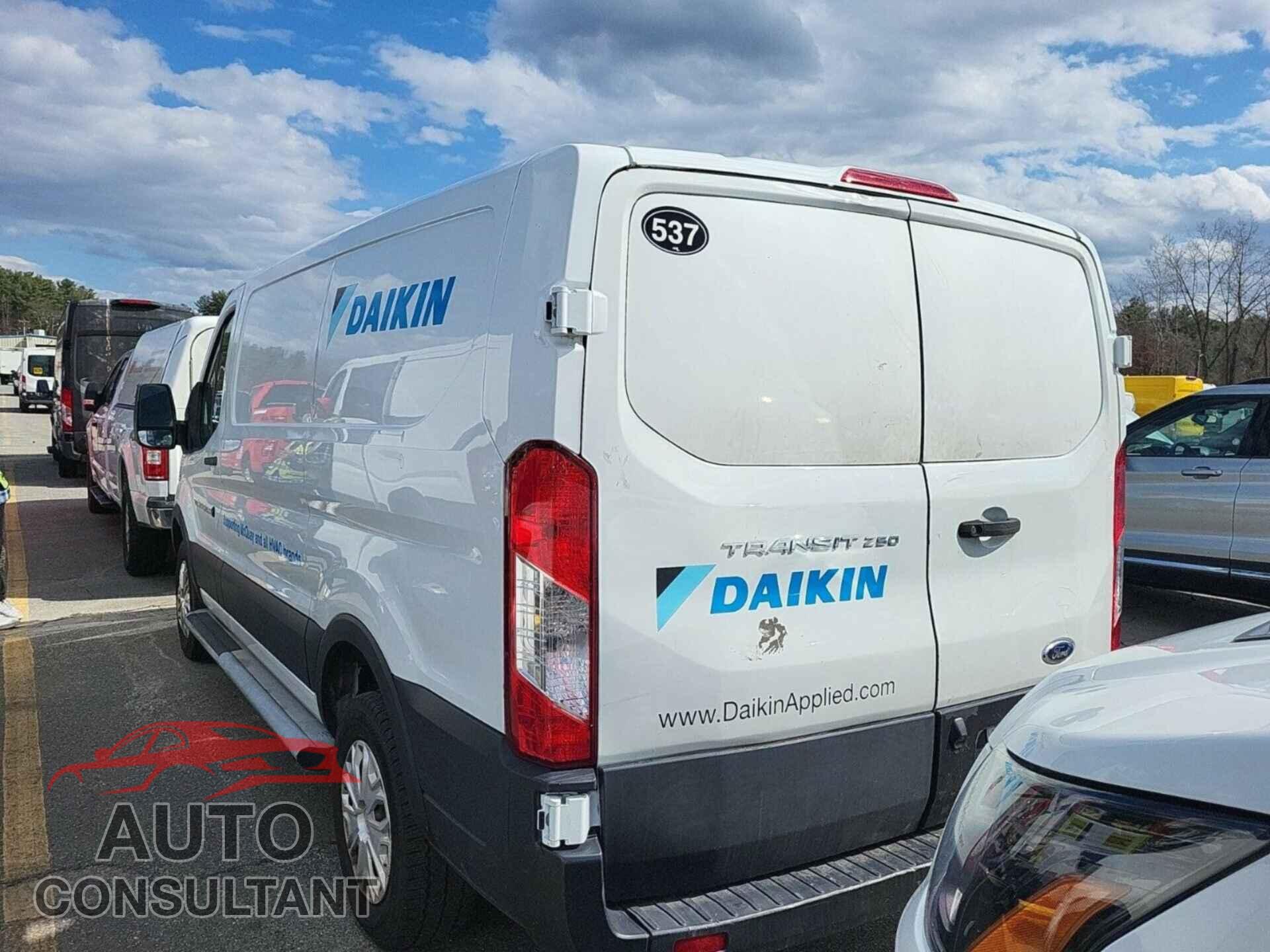 FORD TRANSIT 2019 - 1FTYR1YM2KKB51144