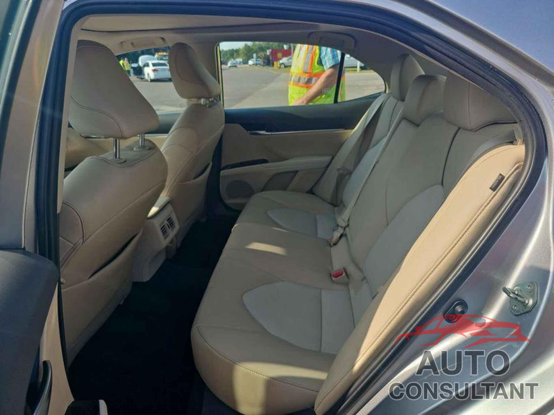 TOYOTA CAMRY 2020 - 4T1F11AK3LU947135