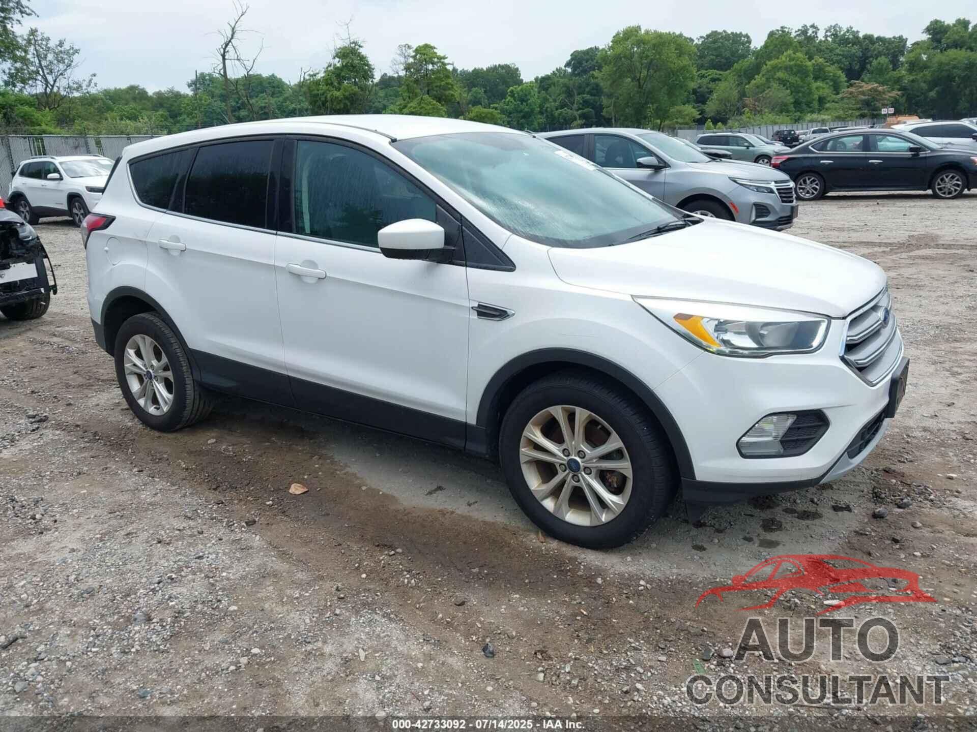 FORD ESCAPE 2017 - 1FMCU0GD2HUE71769