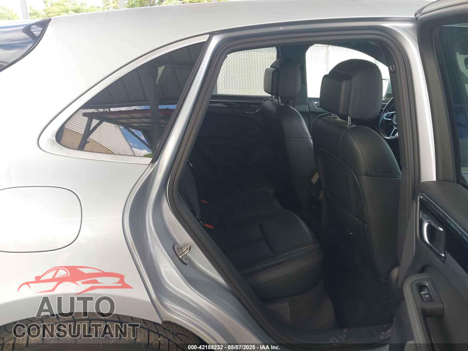 PORSCHE MACAN 2015 - WP1AB2A51FLB59359