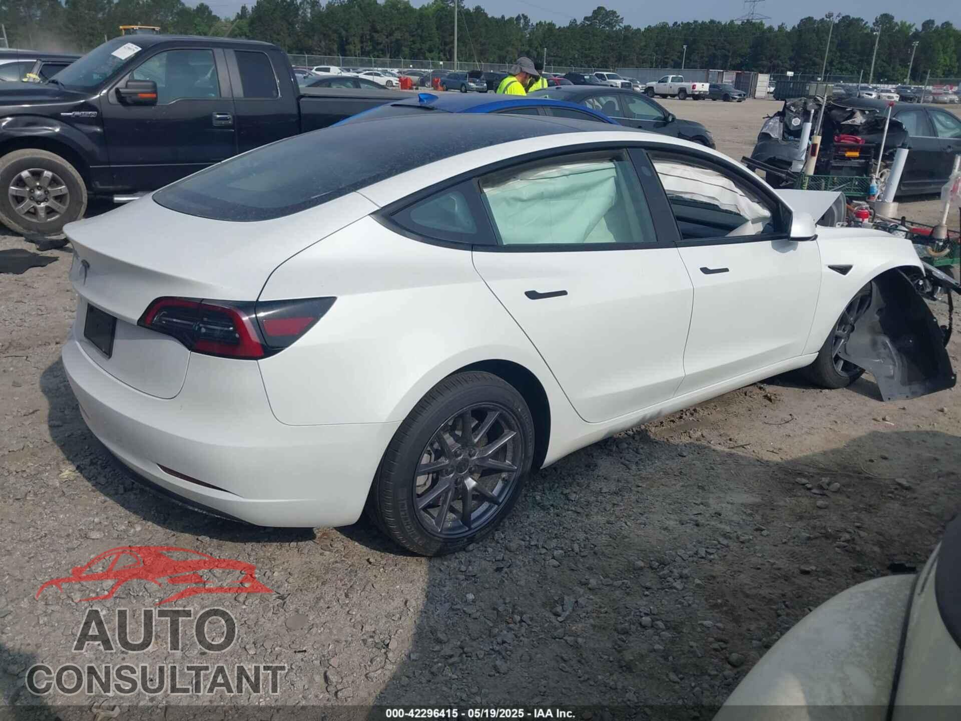 TESLA MODEL 3 2023 - 5YJ3E1EA5PF599575