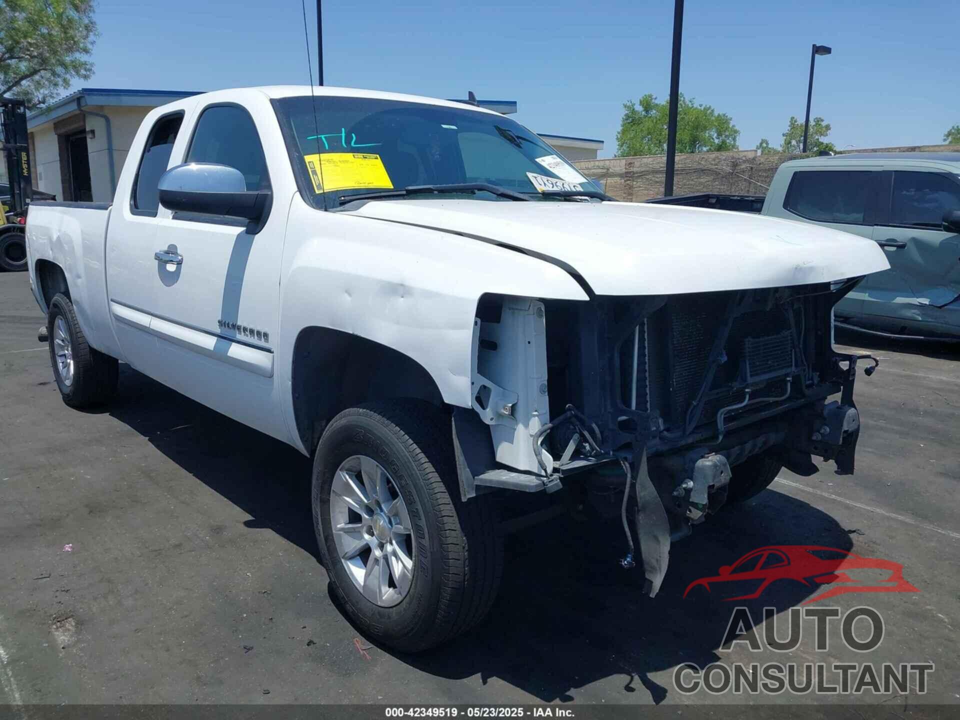 CHEVROLET SILVERADO 1500 2011 - 1GCRCSE01BZ455439