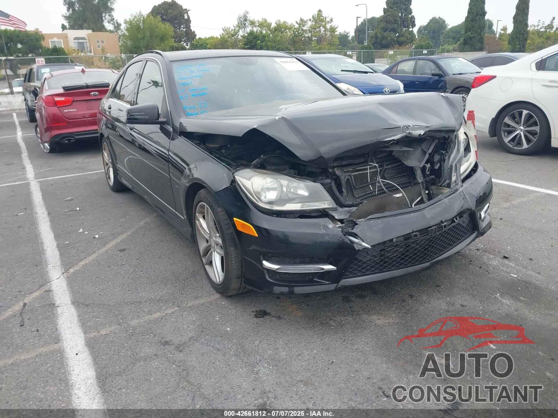 MERCEDES-BENZ C-CLASS 2014 - WDDGF4HB8EA940242