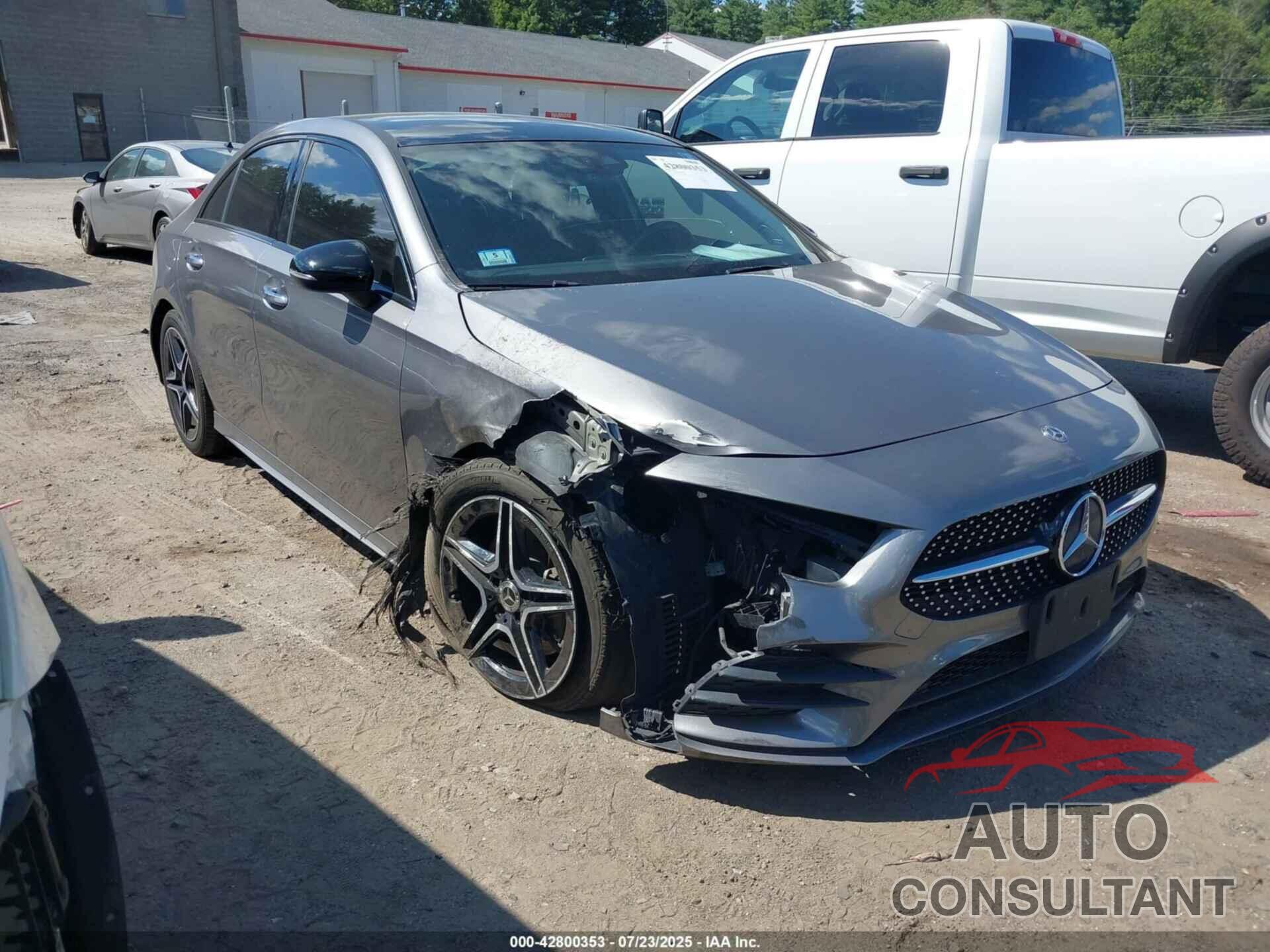 MERCEDES-BENZ A 220 2019 - WDD3G4FB2KW002279
