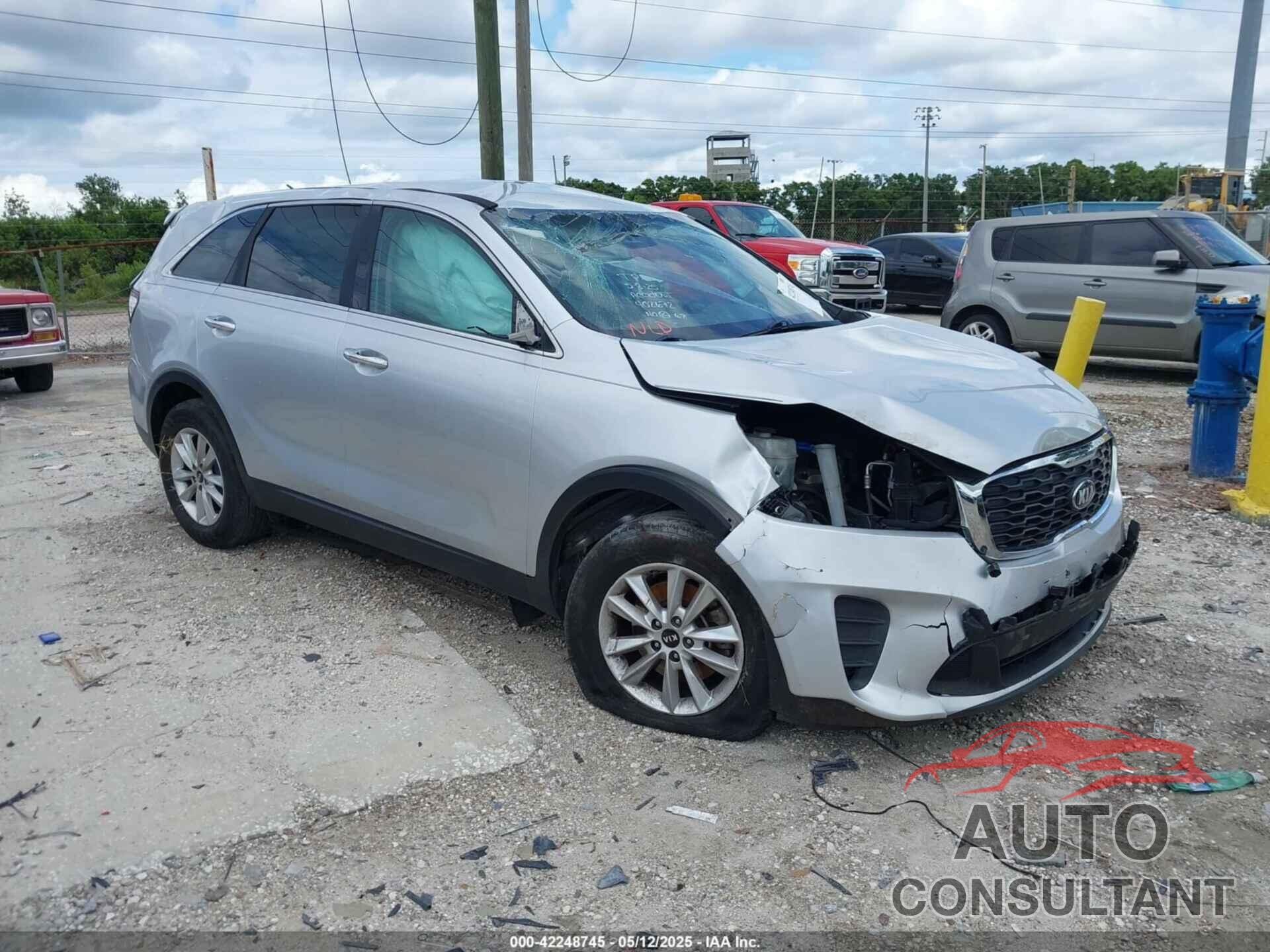 KIA SORENTO 2019 - 5XYPG4A3XKG577478