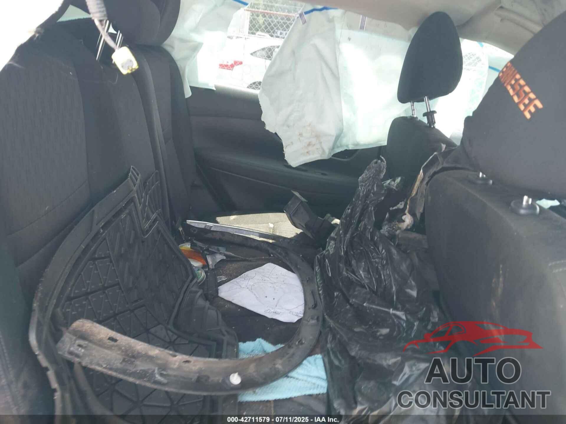 NISSAN ROGUE 2020 - KNMAT2MTXLP513747
