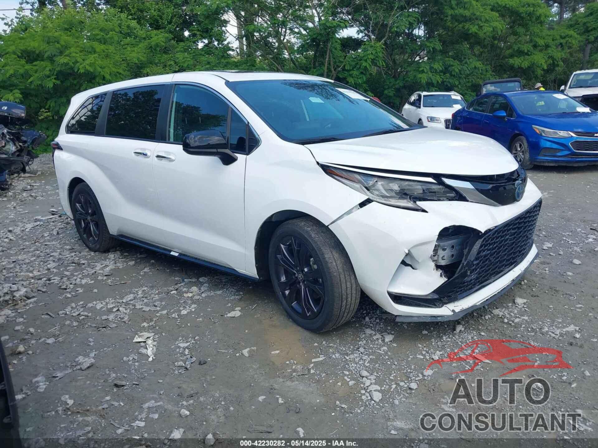 TOYOTA SIENNA 2022 - 5TDXRKEC8NS102962